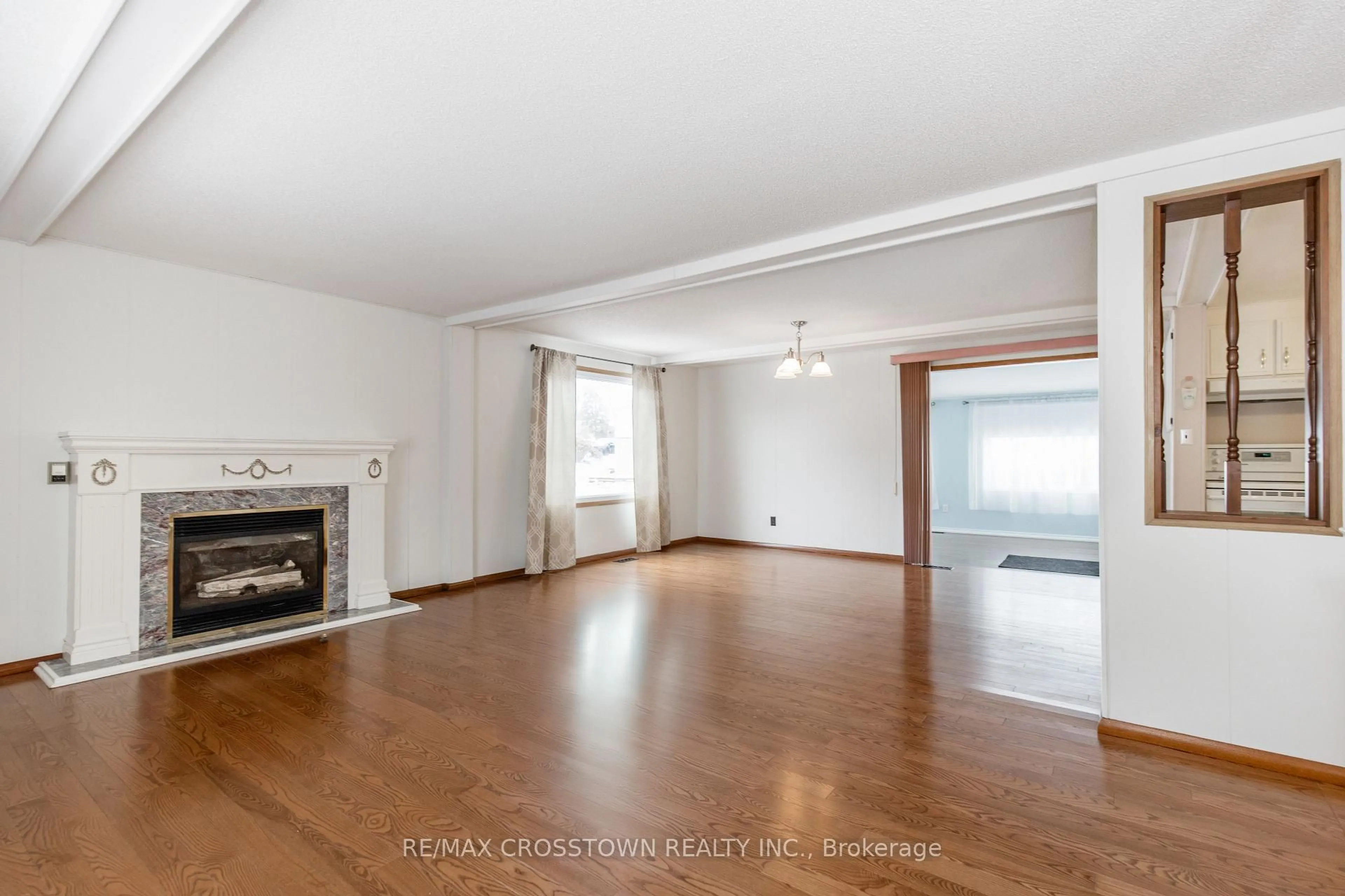 A pic of a room for 24 LINDEN Lane, Innisfil Ontario L9S 1N8