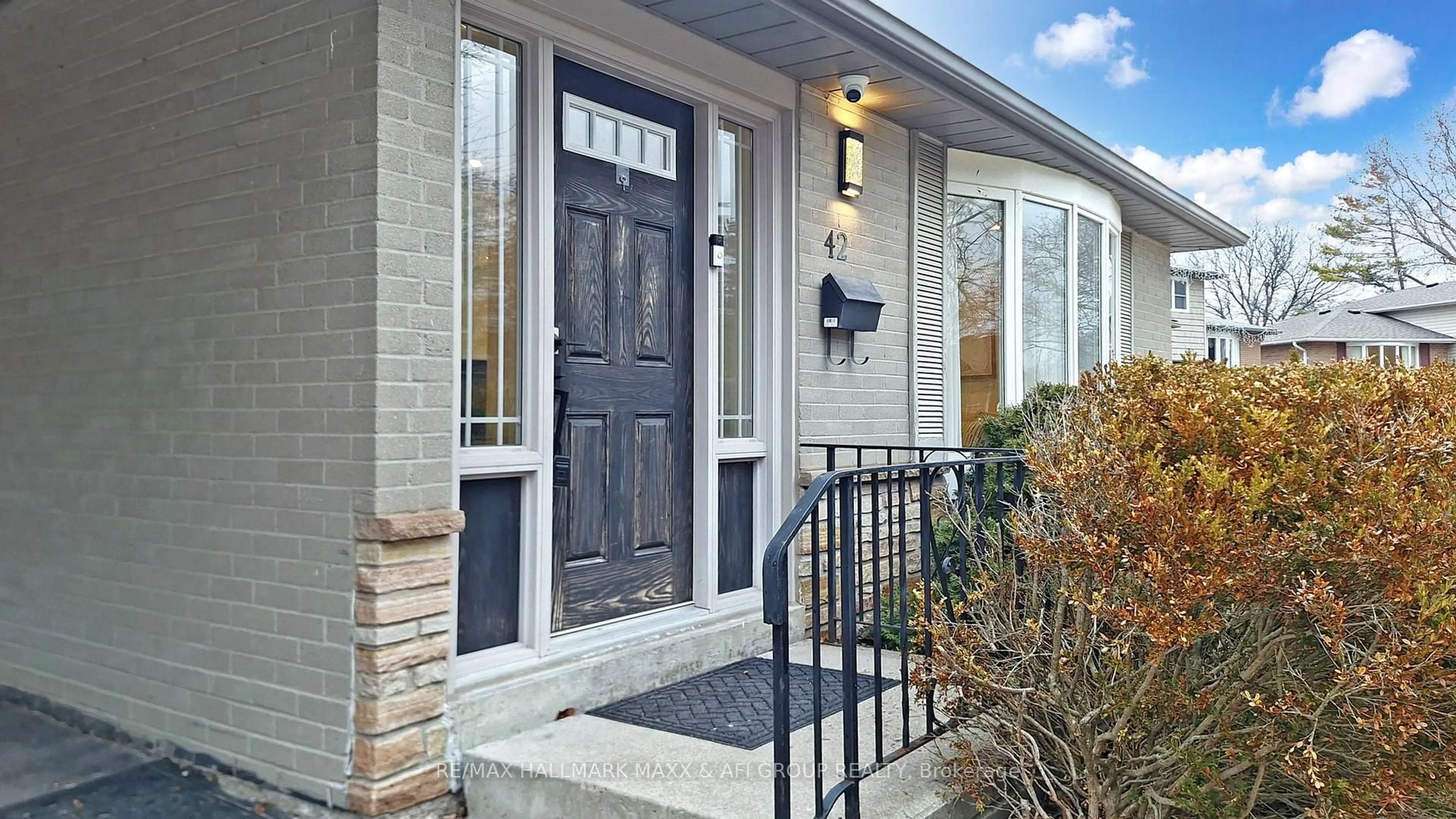 Unknown for 42 Devins Dr, Aurora Ontario L4G 2Z1