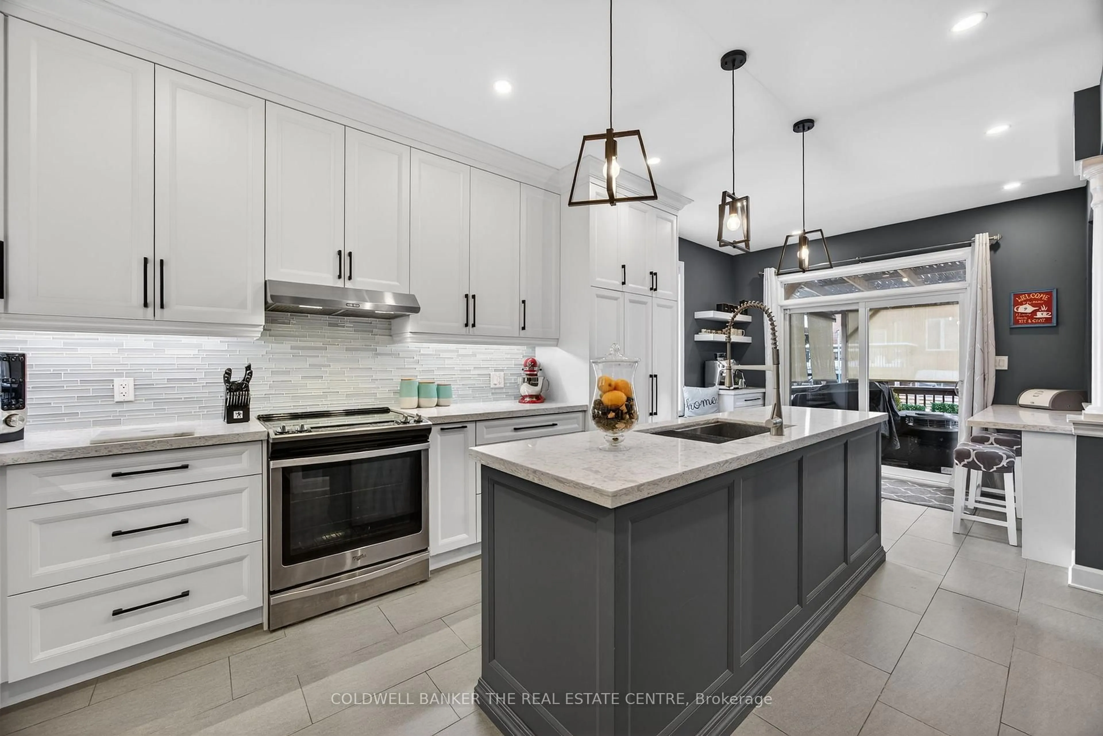 Contemporary kitchen, ceramic/tile floor for 33 Booth St, Bradford West Gwillimbury Ontario L3Z 0A4