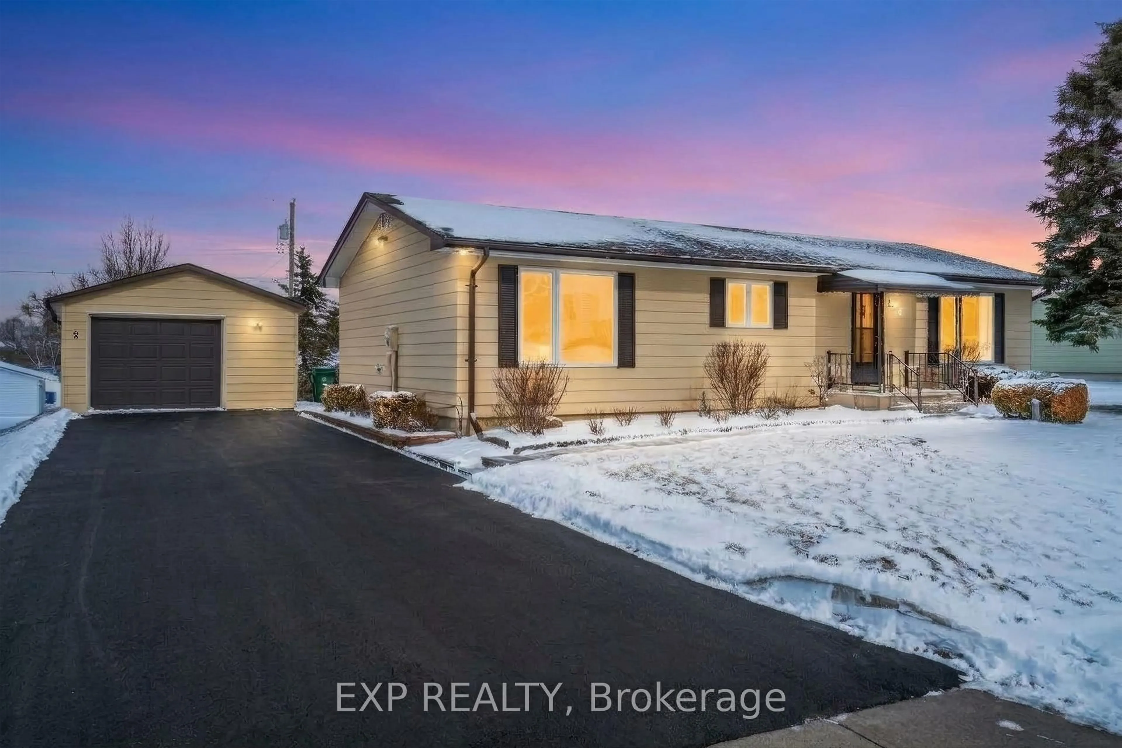 Unknown for 5 Inlet Crt, Georgina Ontario L0E 1R0