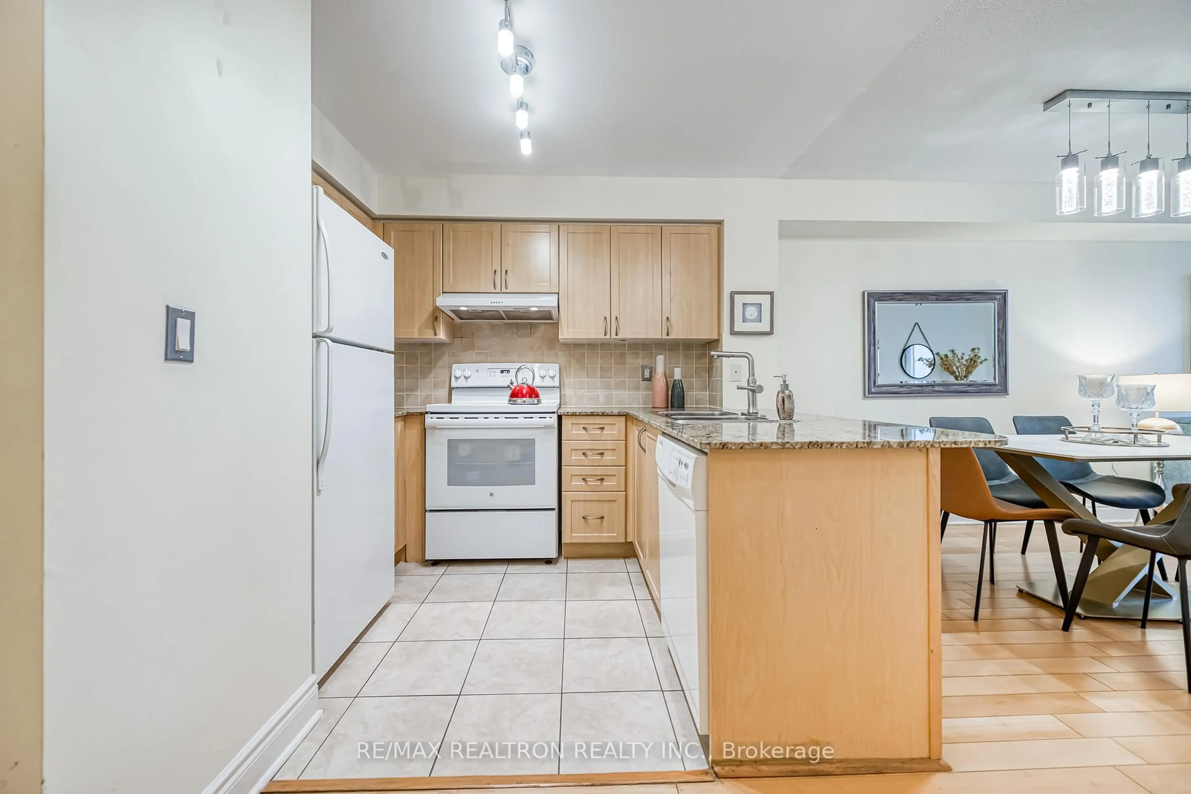 Standard kitchen, unknown for 32 Clegg Rd #209, Markham Ontario L6G 0B2