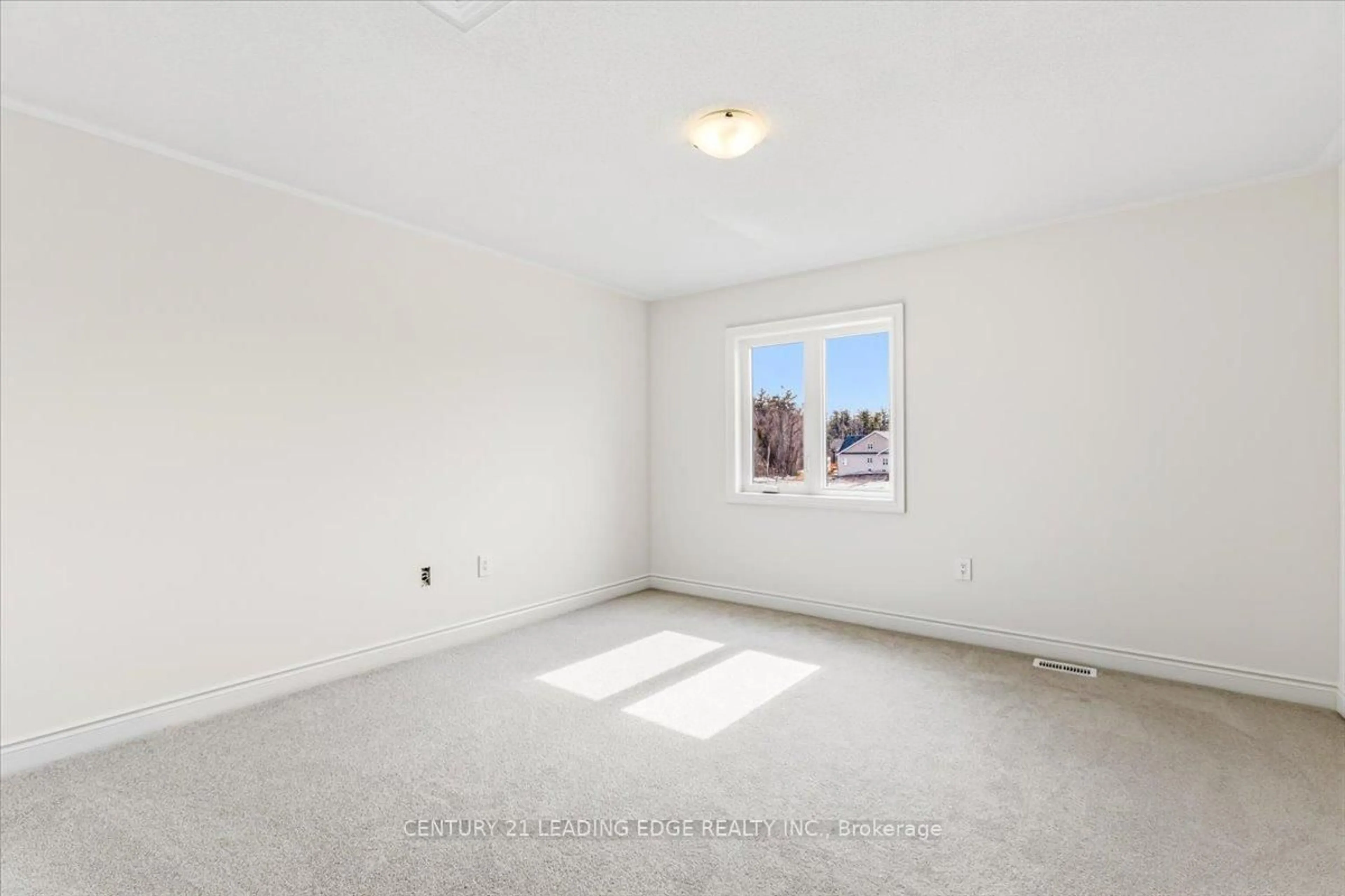 A pic of a room for 38 PALMIRA Dr, Georgina Ontario L0E 1R0