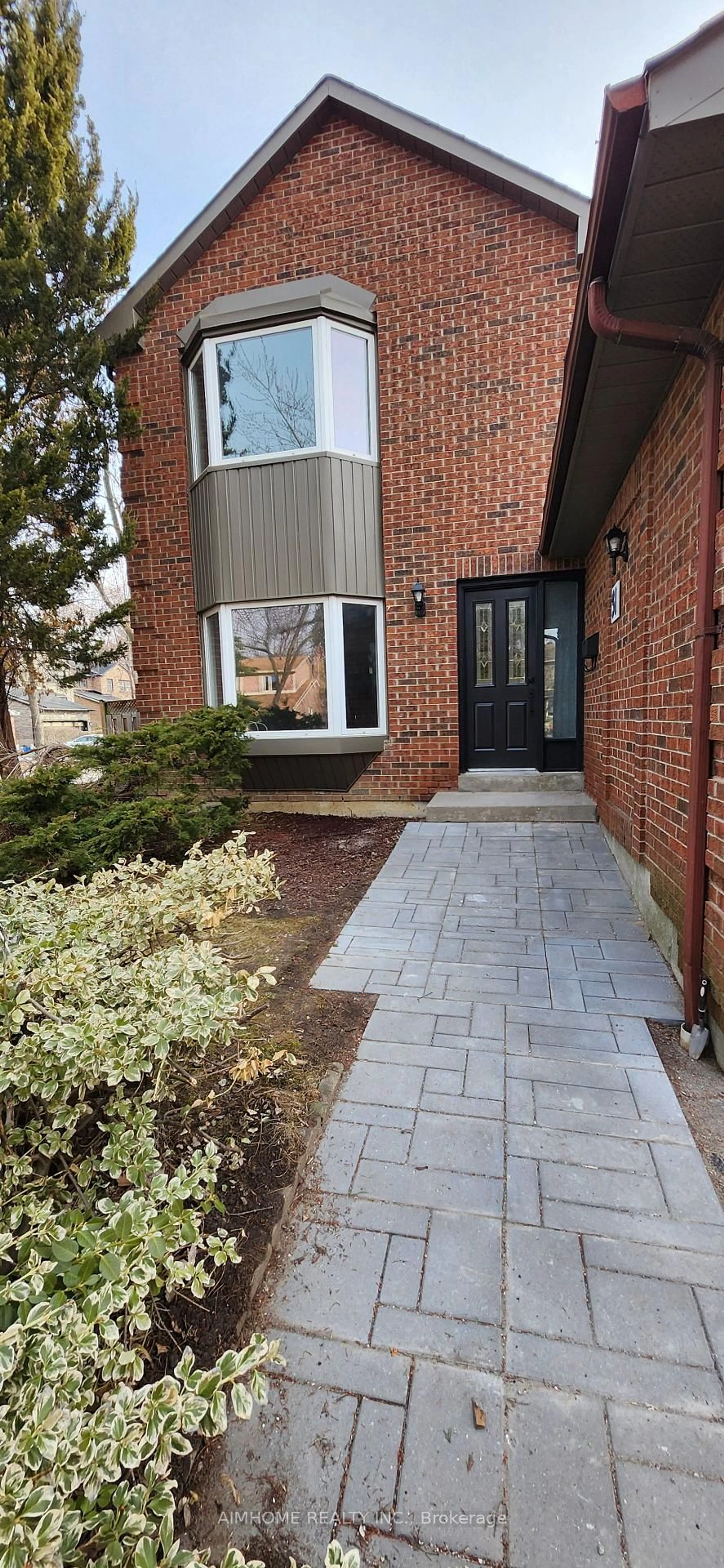 Home with brick exterior material, street for 31 Spanhouse Cres, Markham Ontario L3R 4E2
