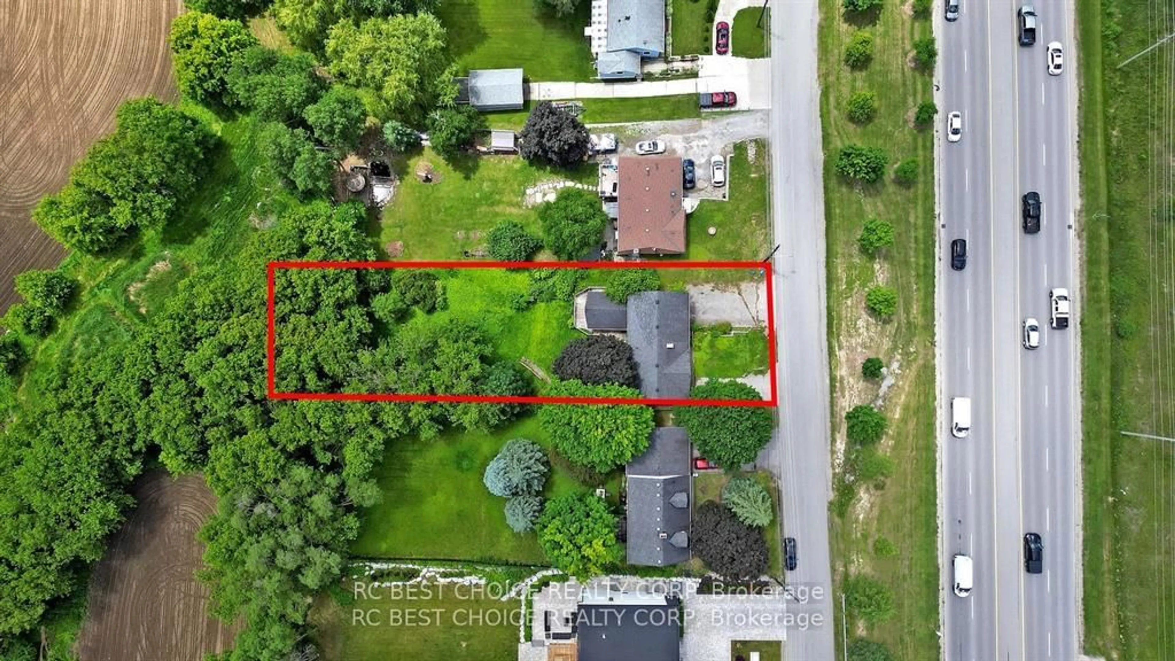 A pic from outside/outdoor area/front of a property/back of a property/a pic from drone, street for 1377 old green Lane, East Gwillimbury Ontario L9N 0L8