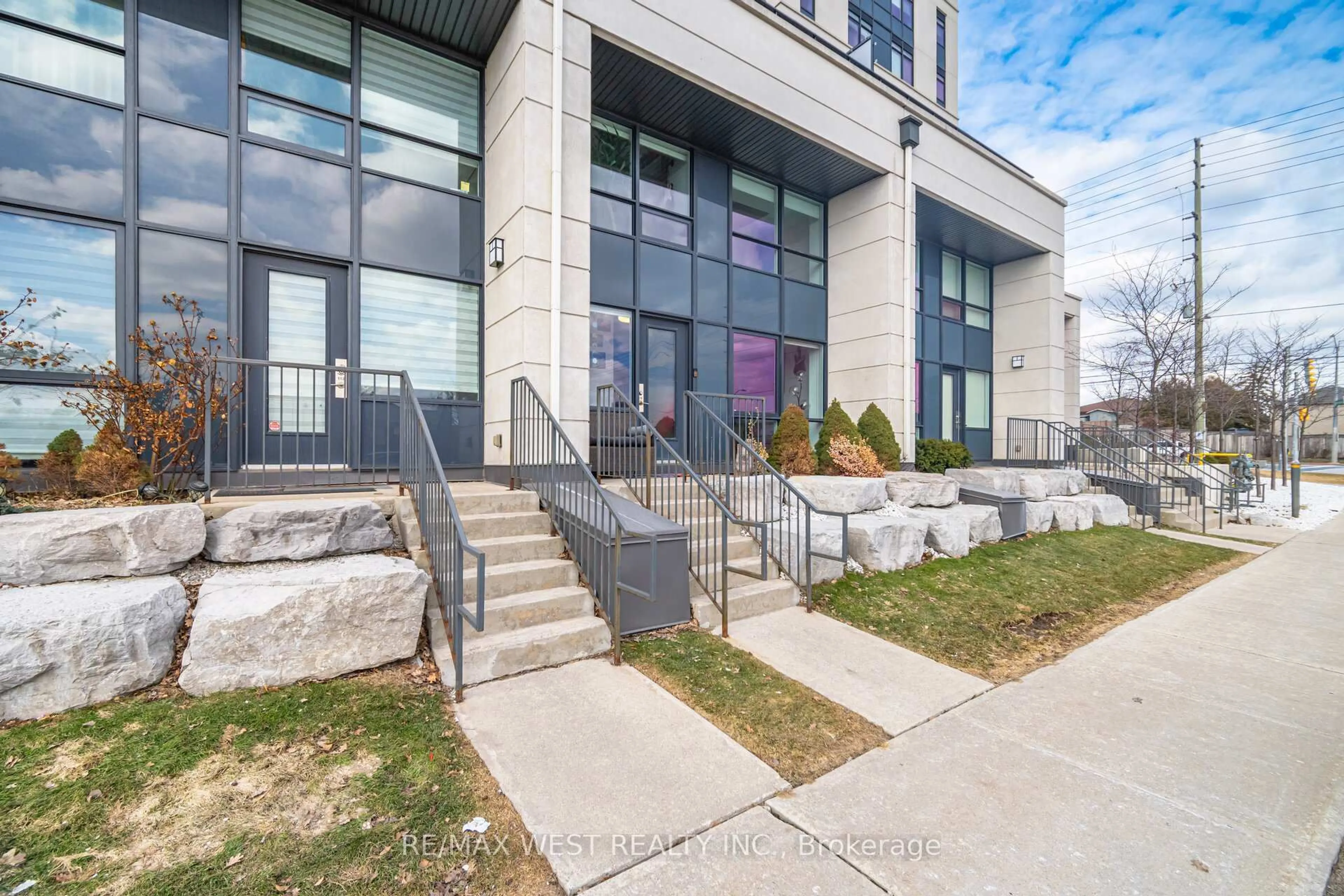 Unknown for 12 Woodstream Blvd #110, Vaughan Ontario L4L 8C3