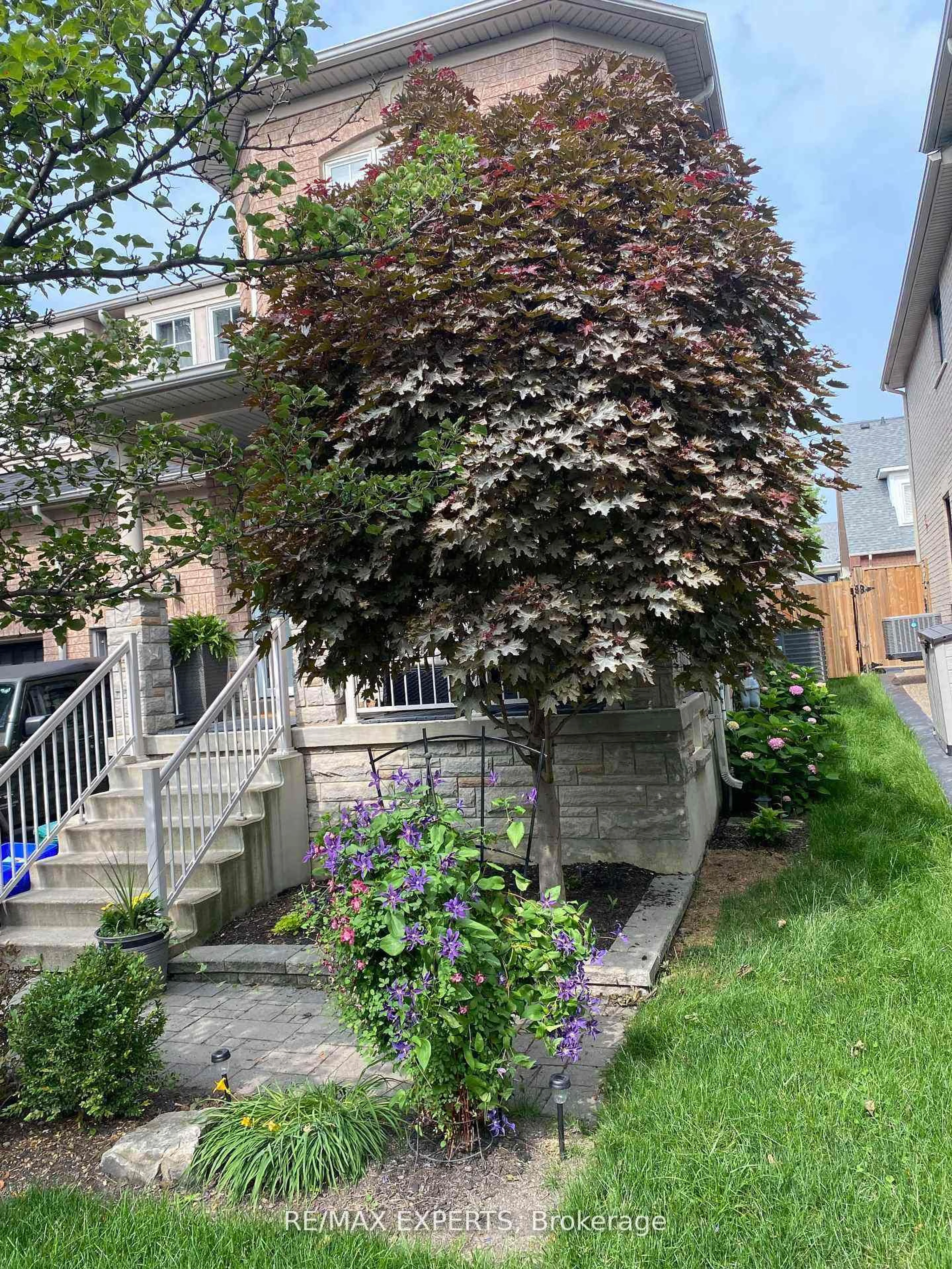 Unknown for 35 Arundel Dr, Vaughan Ontario L4H 2E6