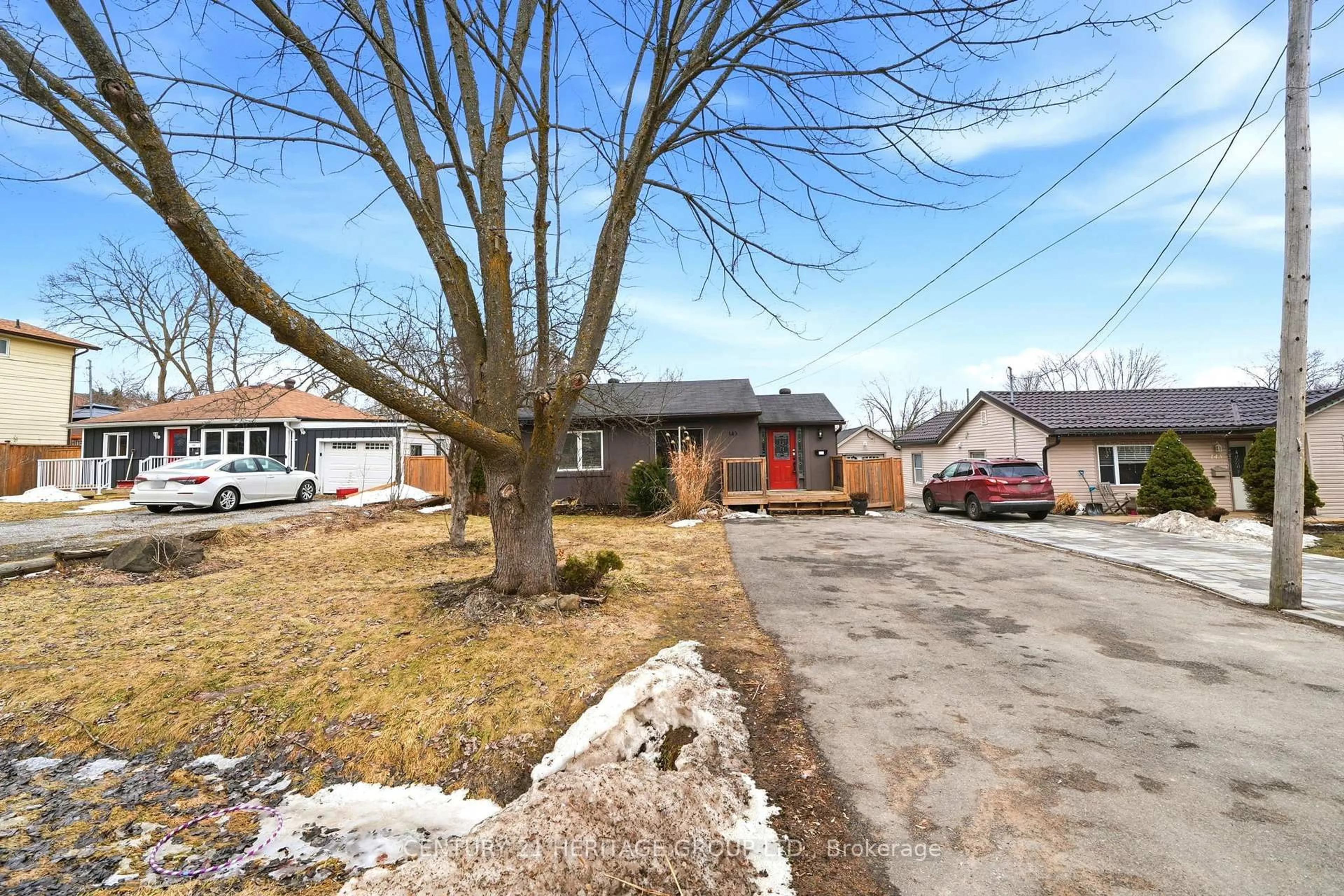 A pic from outside/outdoor area/front of a property/back of a property/a pic from drone, street for 143 Silas Blvd, Georgina Ontario L4P 2K2