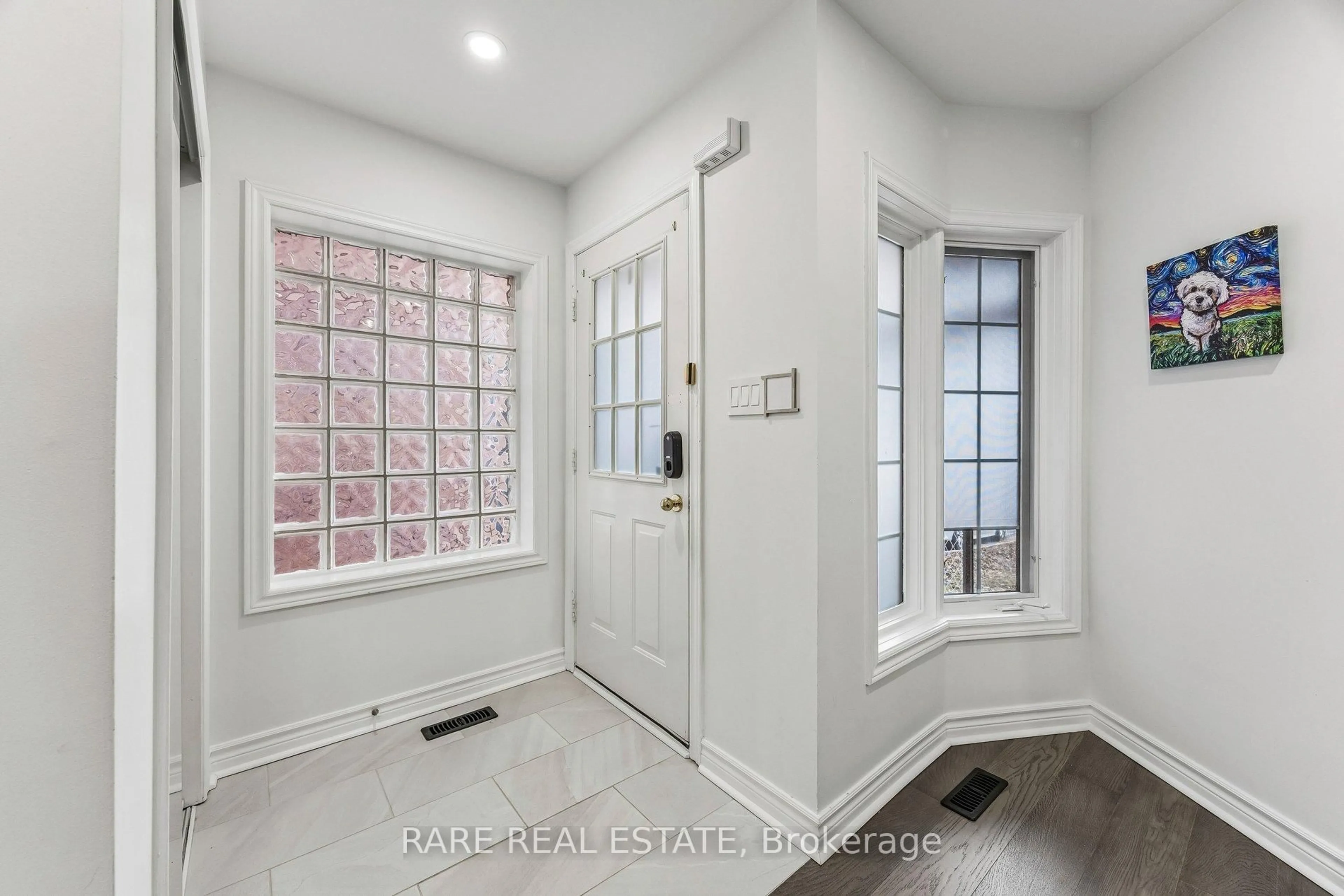 Indoor entryway for 276 Milliken Meadows Dr, Markham Ontario L3R 0W2