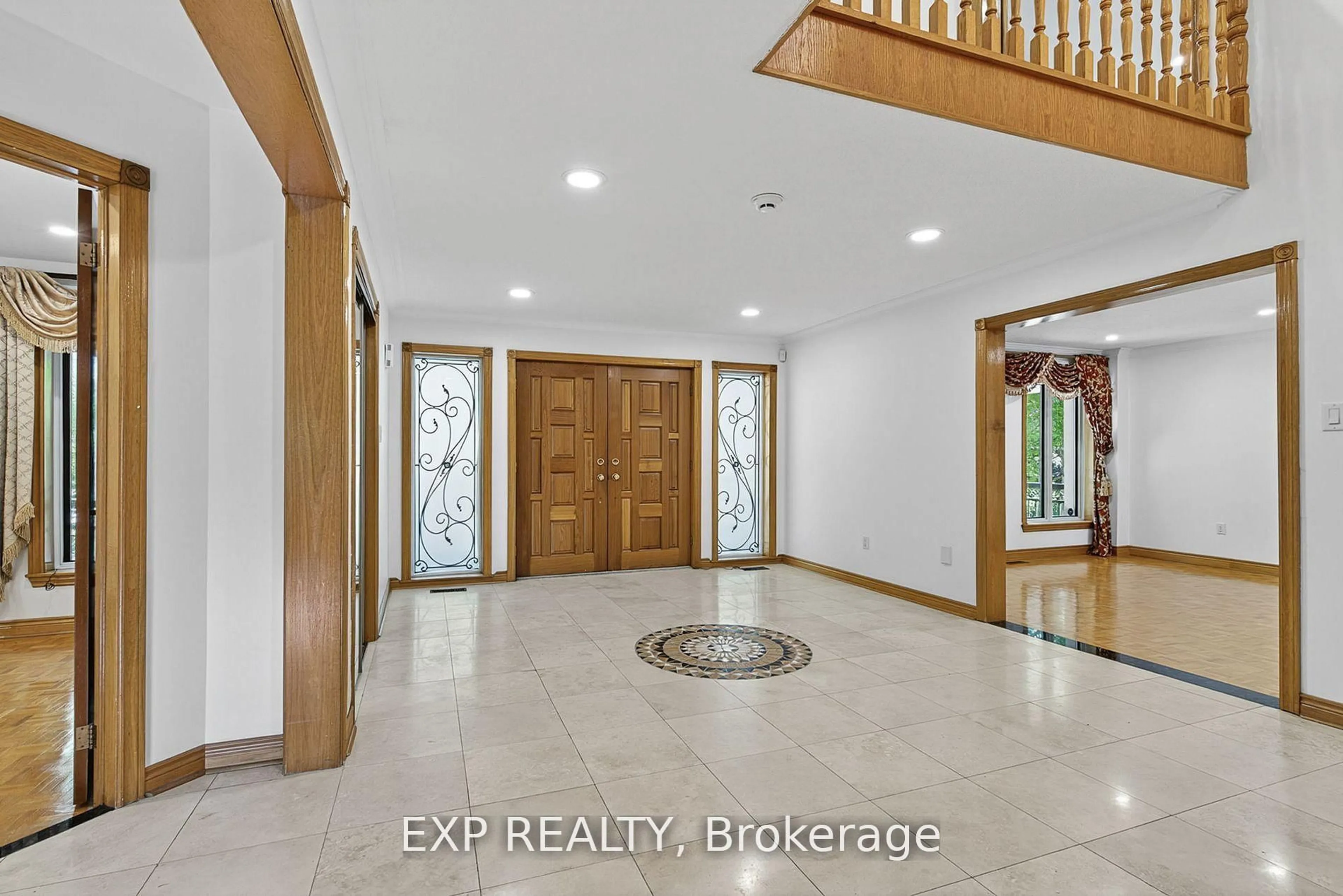 Indoor entryway for 315 Stephanie Blvd, Vaughan Ontario L4L 1A6