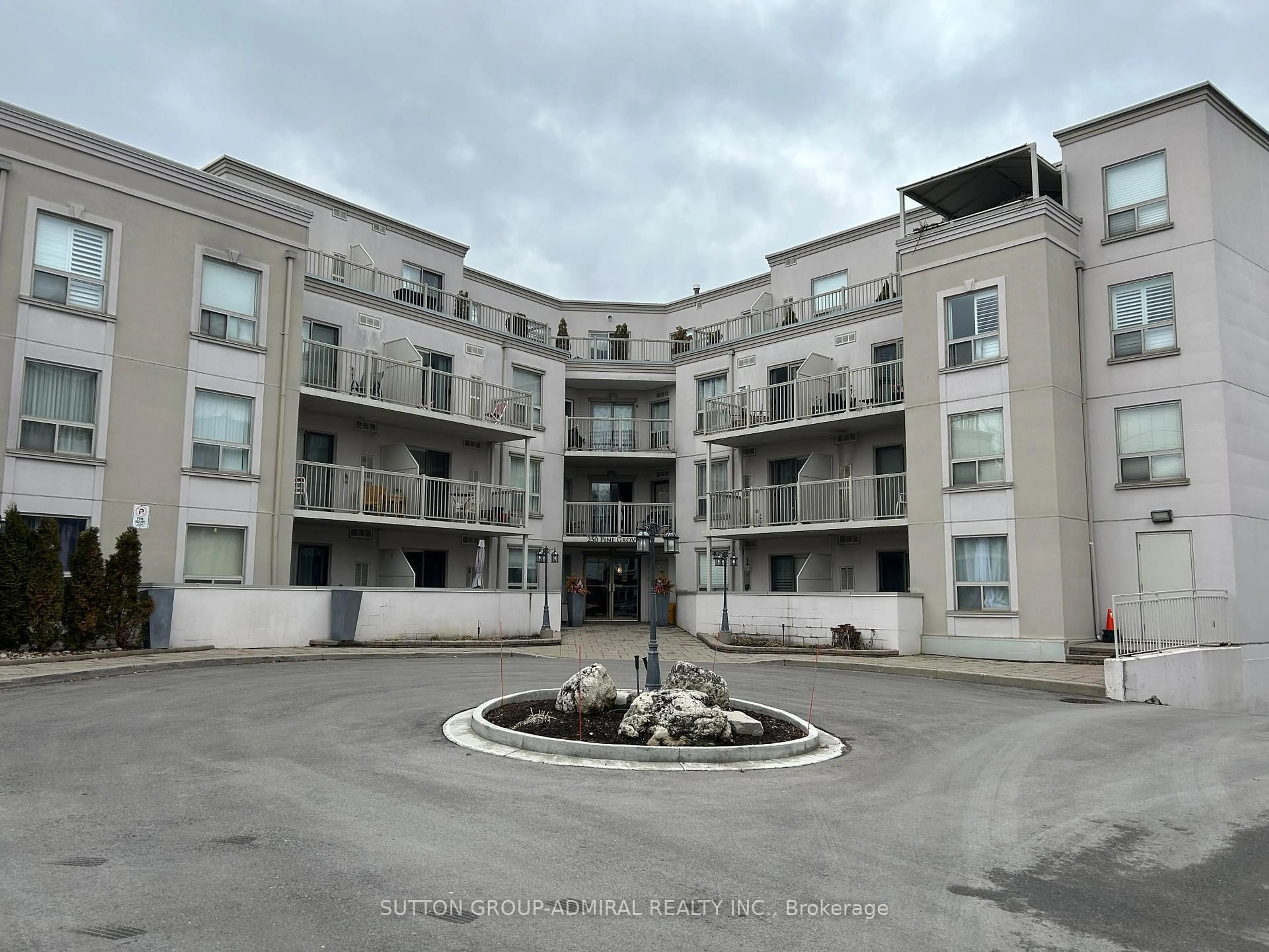 A pic from outside/outdoor area/front of a property/back of a property/a pic from drone, building for 250 Pine Grove Rd #216, Vaughan Ontario L4L 9M6