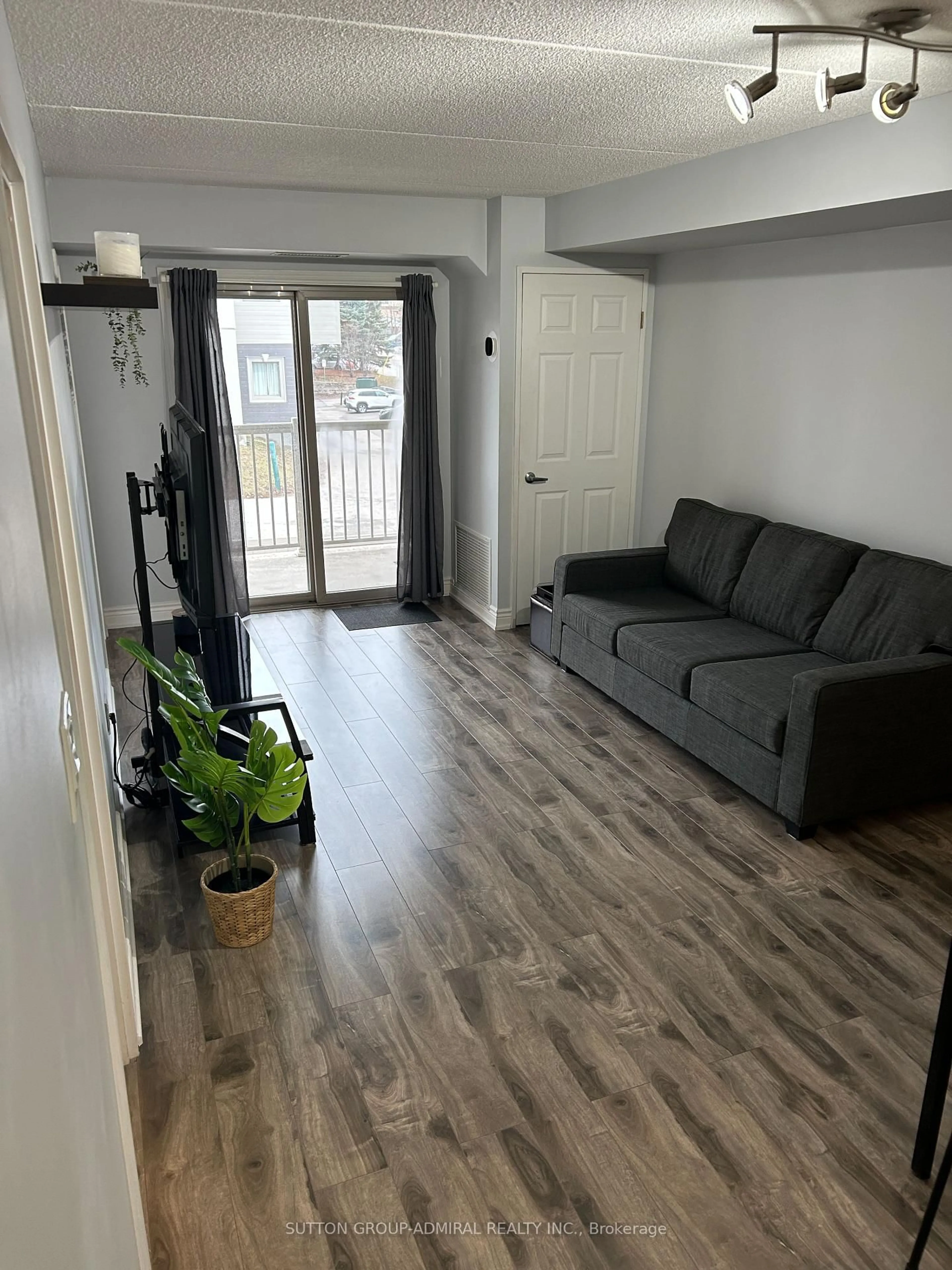 Unknown for 250 Pine Grove Rd #216, Vaughan Ontario L4L 9M6