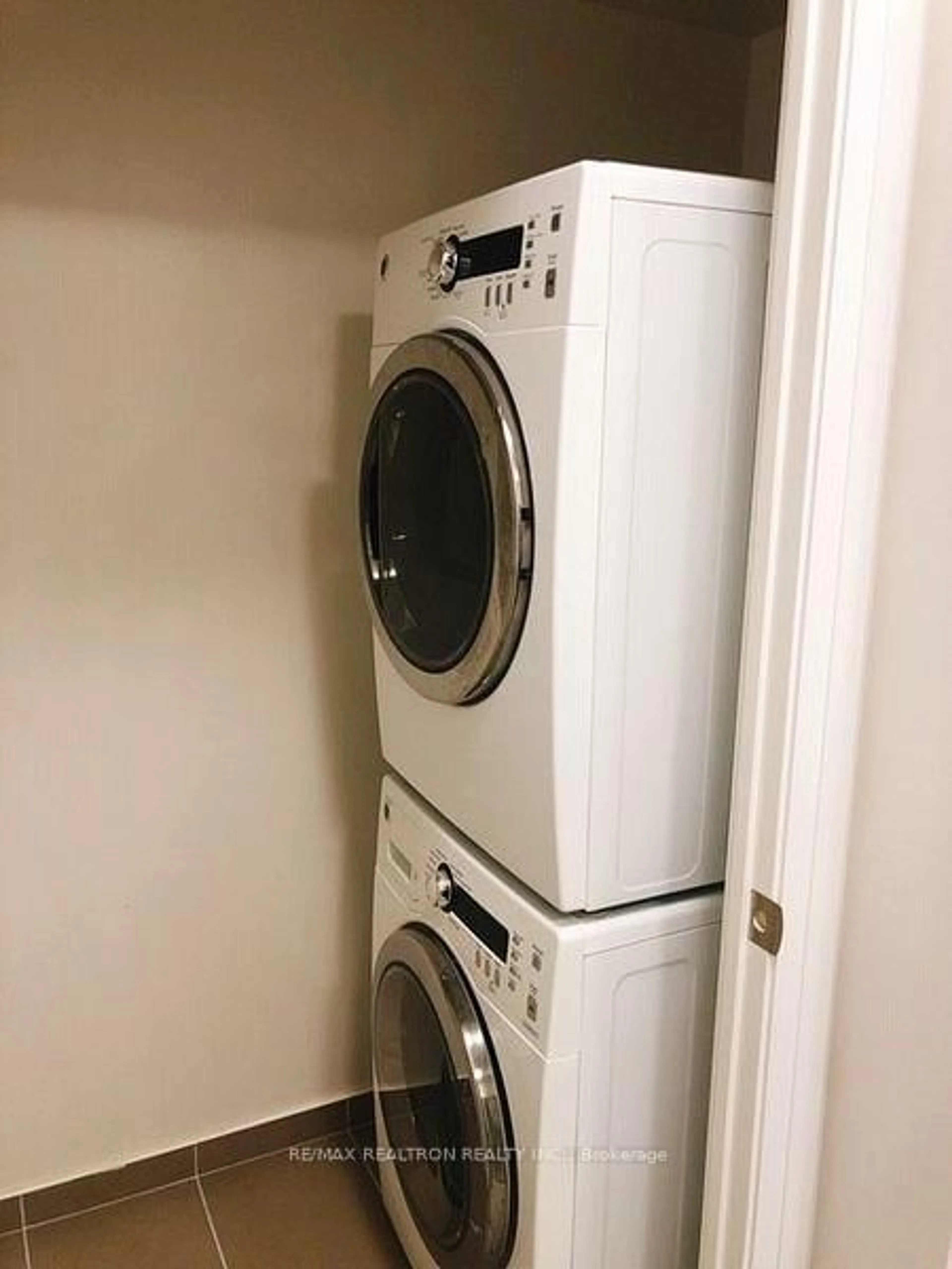 Laundry room for 8200 Birchmount Rd #308, Markham Ontario L3R 9W1