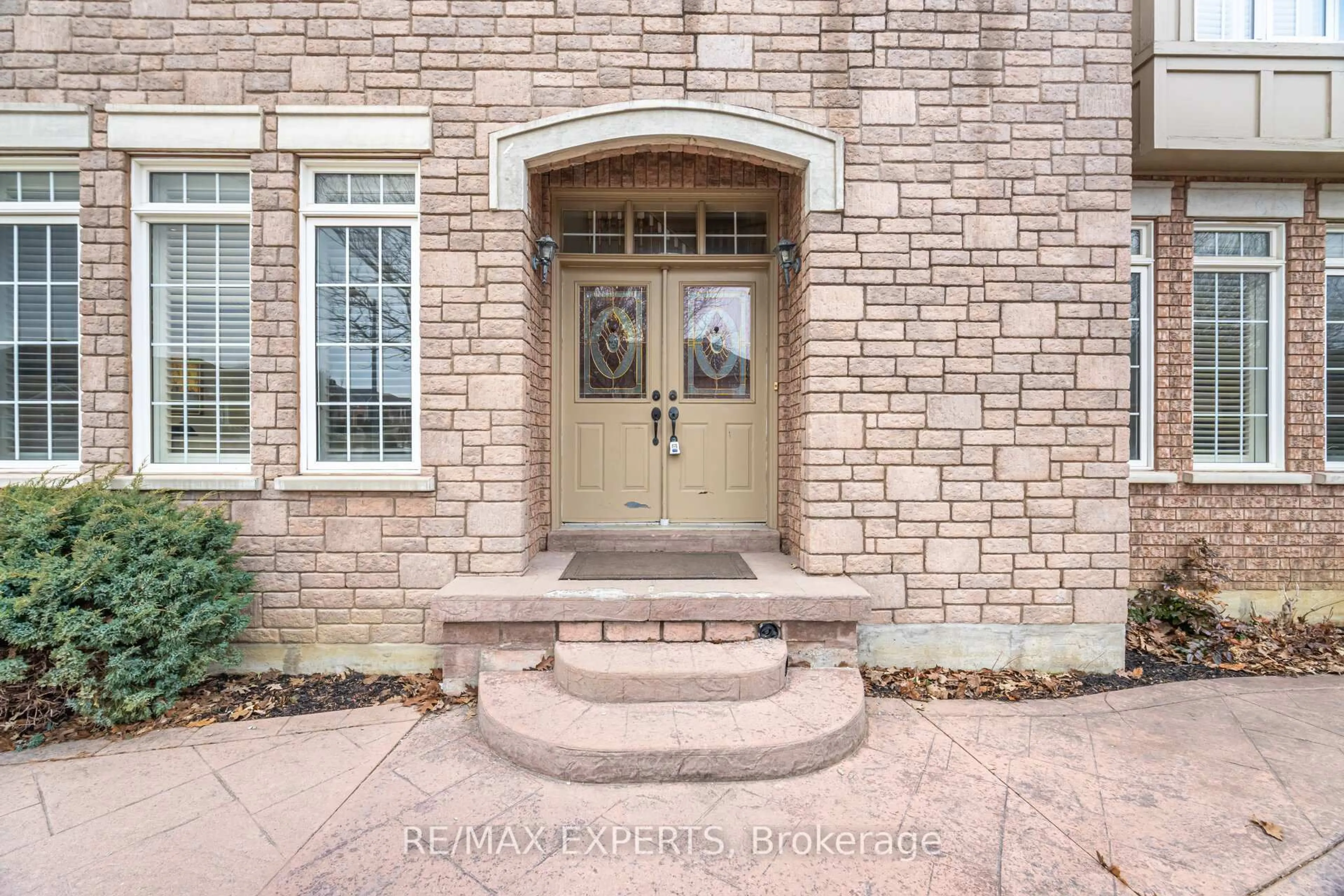 Unknown for 2 Sequoia Rd, Vaughan Ontario L4H 1W2