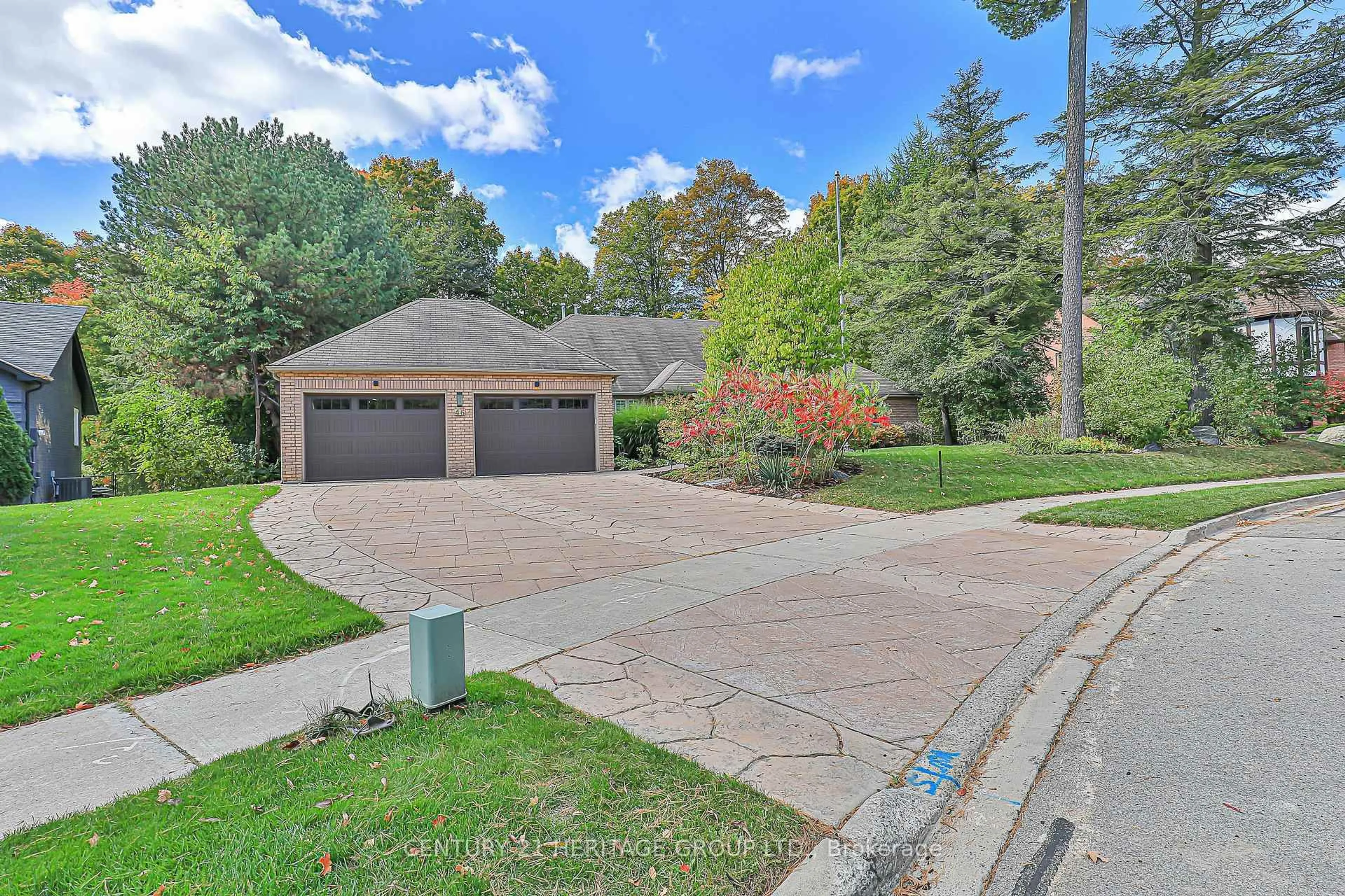 Unknown for 46 Pineneedle Dr, Aurora Ontario L4G 4Y6