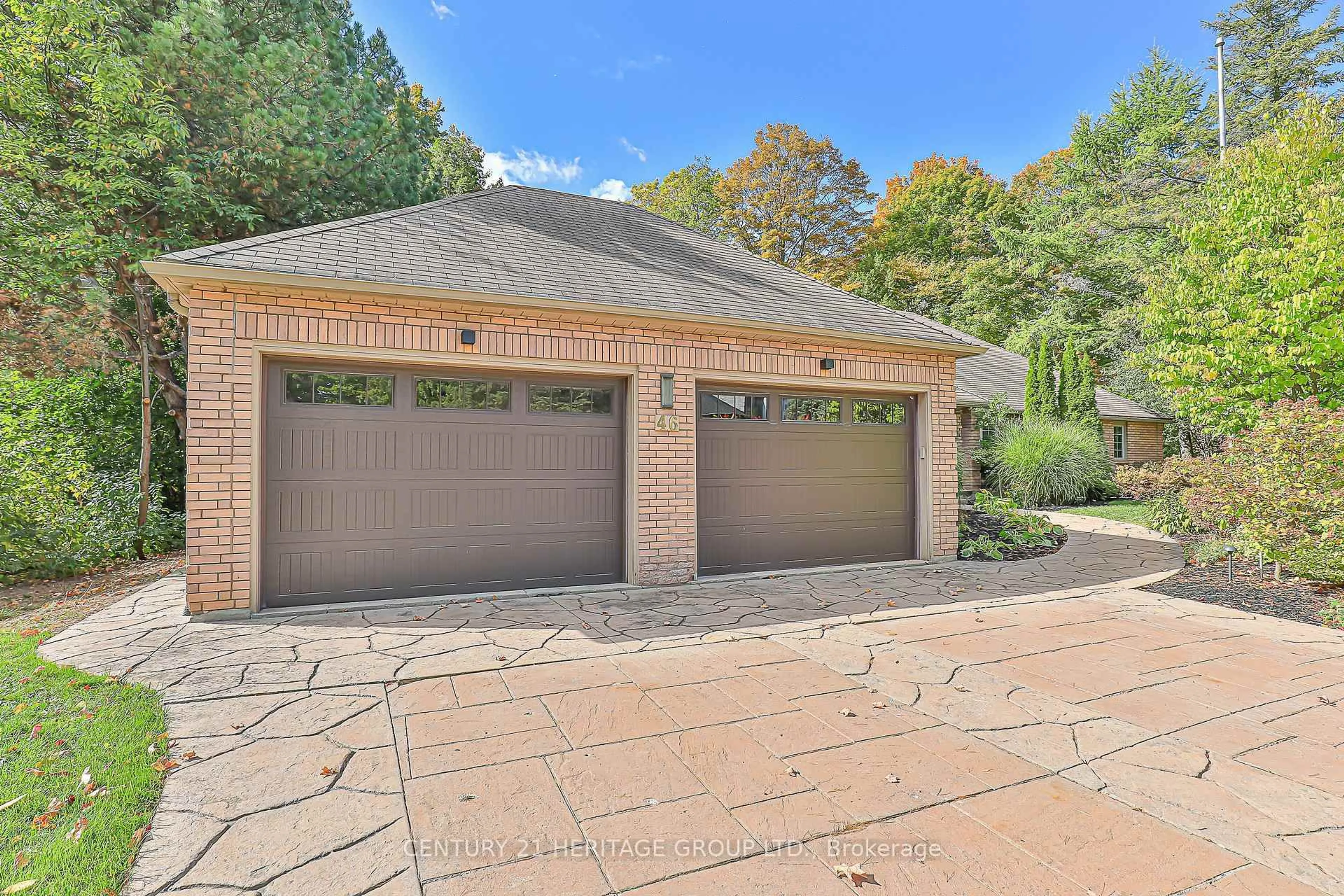 Home with brick exterior material, street for 46 Pineneedle Dr, Aurora Ontario L4G 4Y6