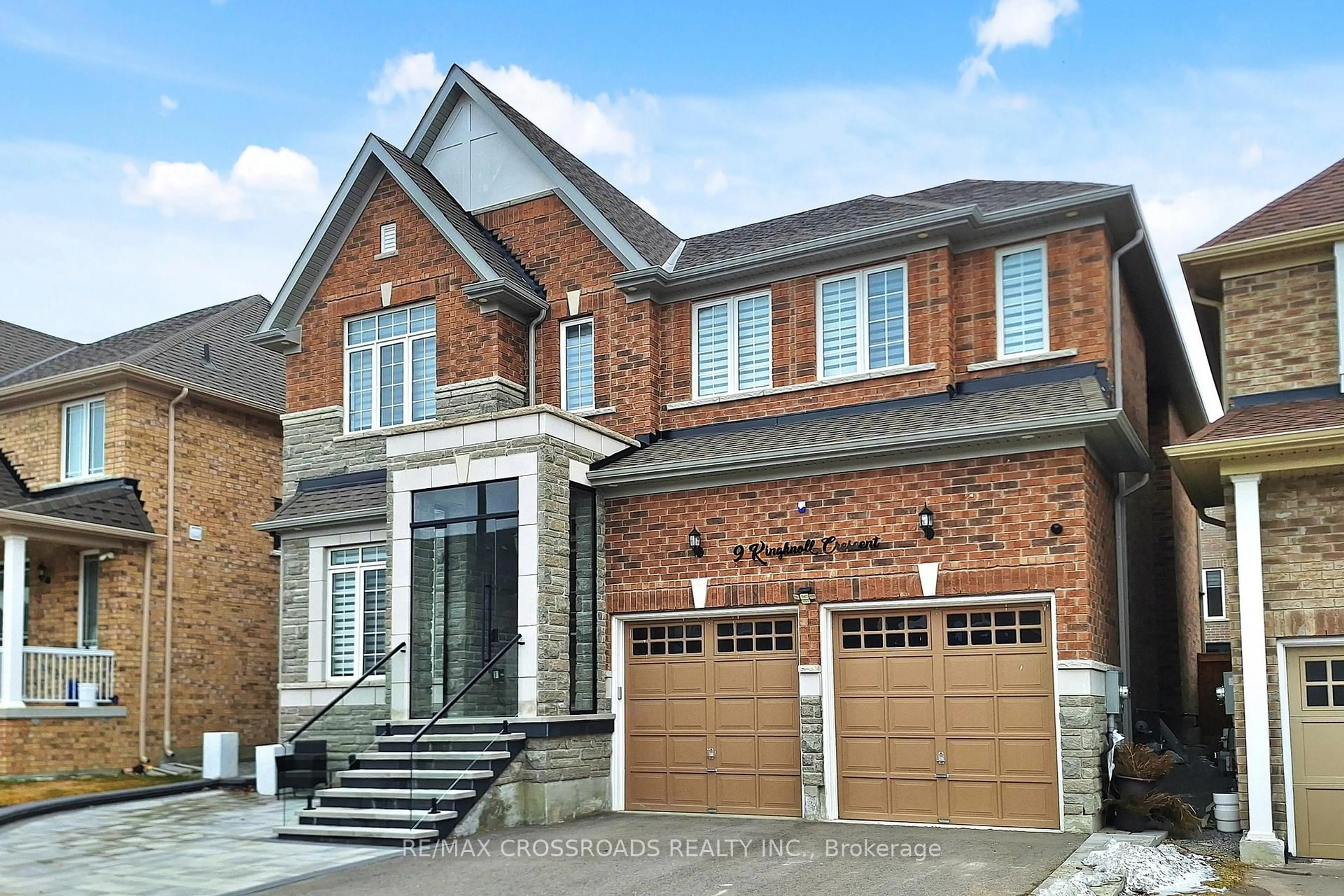Home with brick exterior material, street for 9 KINGKNOLL Cres, Georgina Ontario L4P 0H6