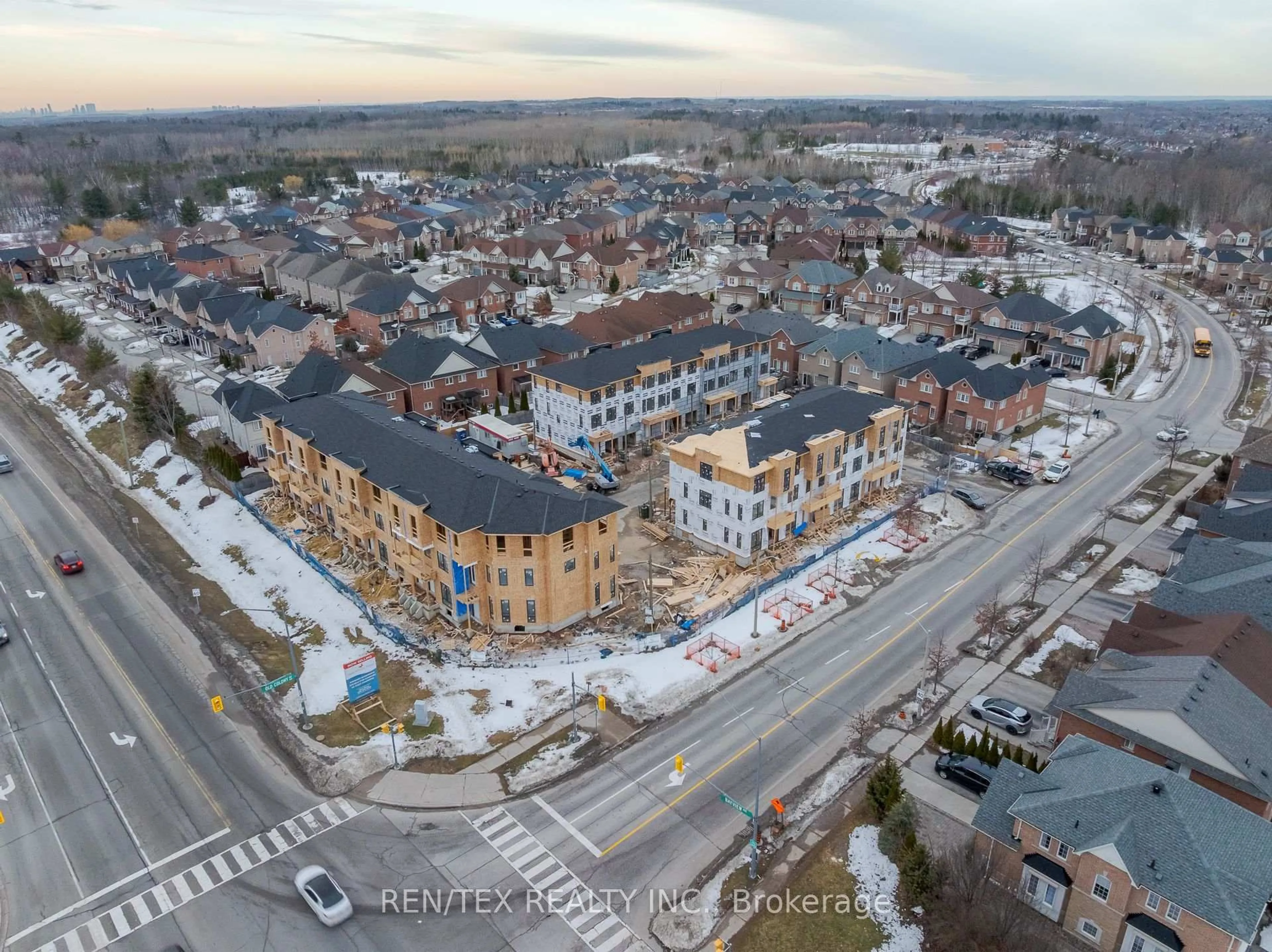 A pic from outside/outdoor area/front of a property/back of a property/a pic from drone, street for 10 Baldwin Ransom Lane, Richmond Hill Ontario L4E 5A3