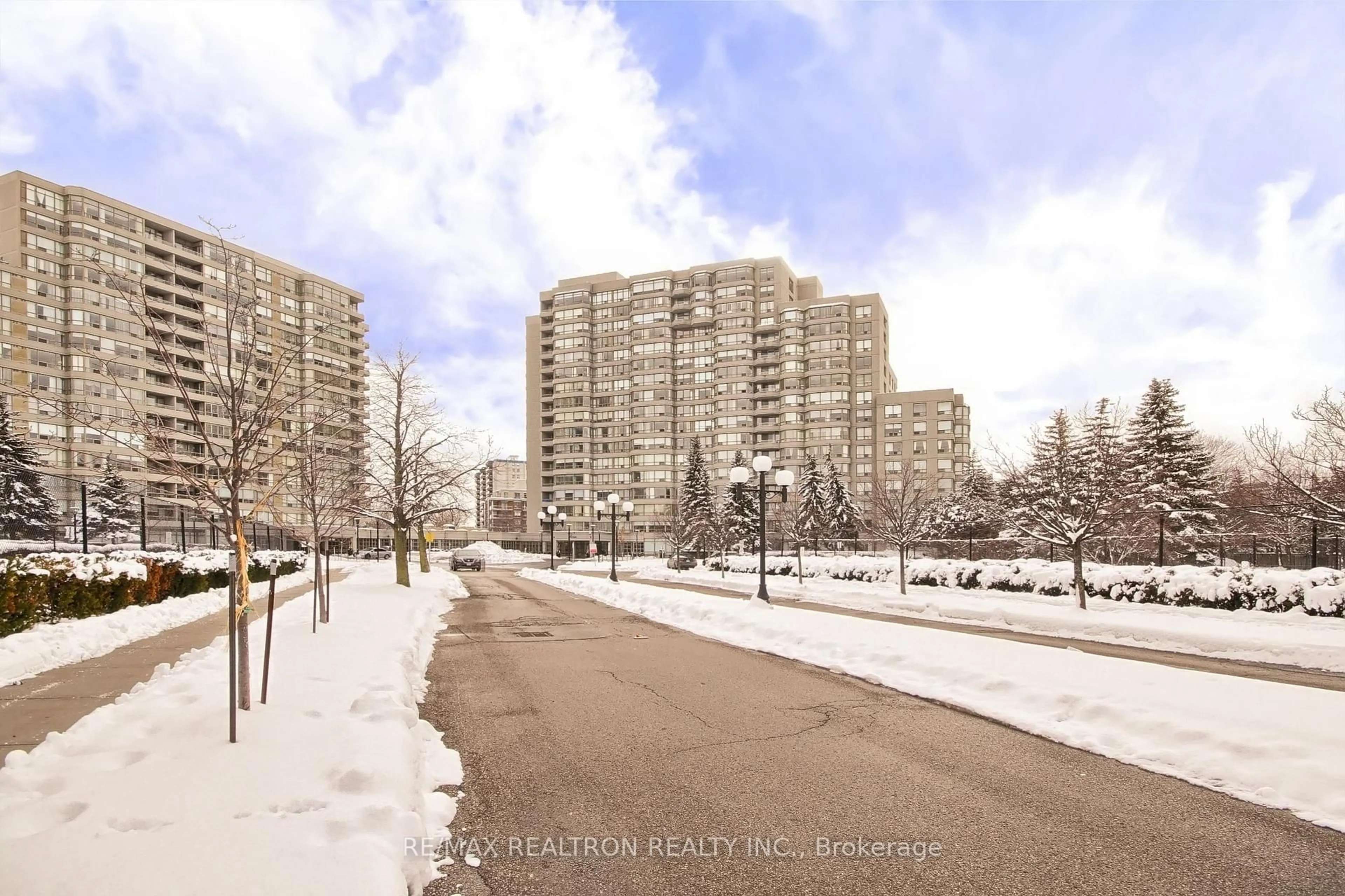 Unknown for 7 Townsgate Dr #1206, Vaughan Ontario L4J 7Z9