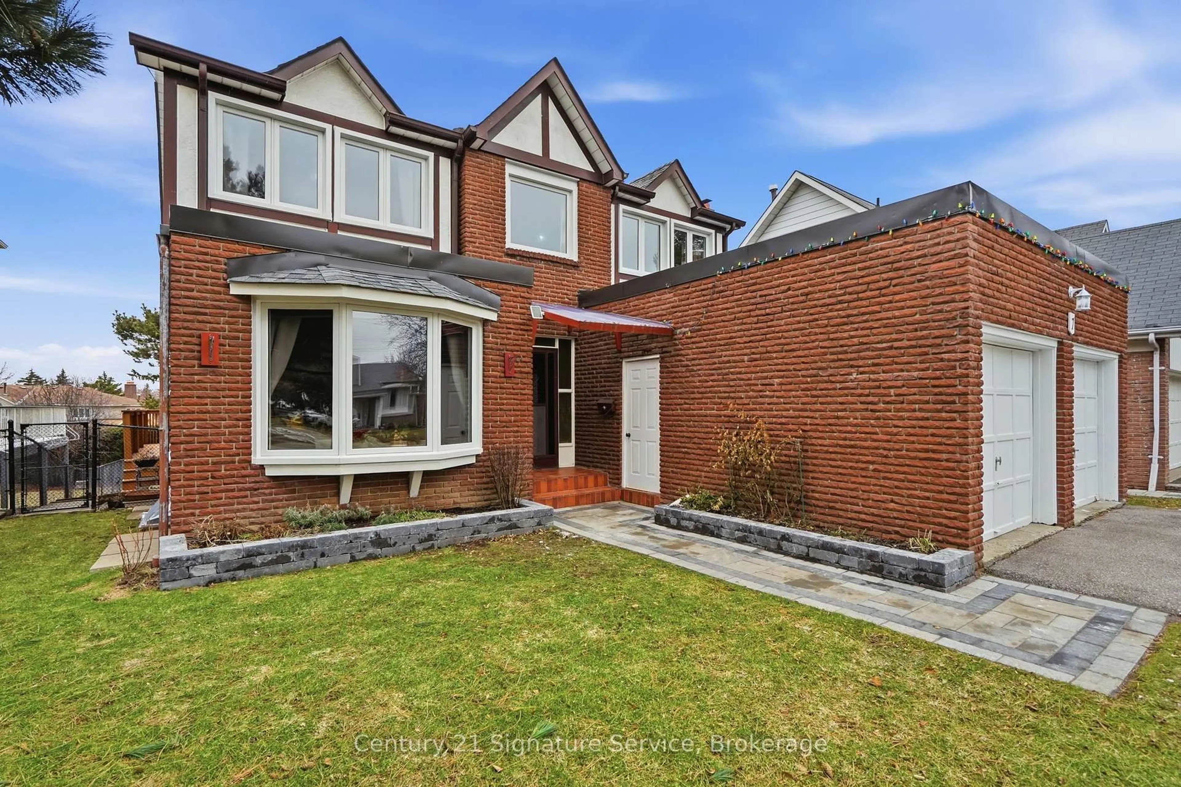 Home with brick exterior material, street for 7 German Mills, Markham Ontario L3T 4H4