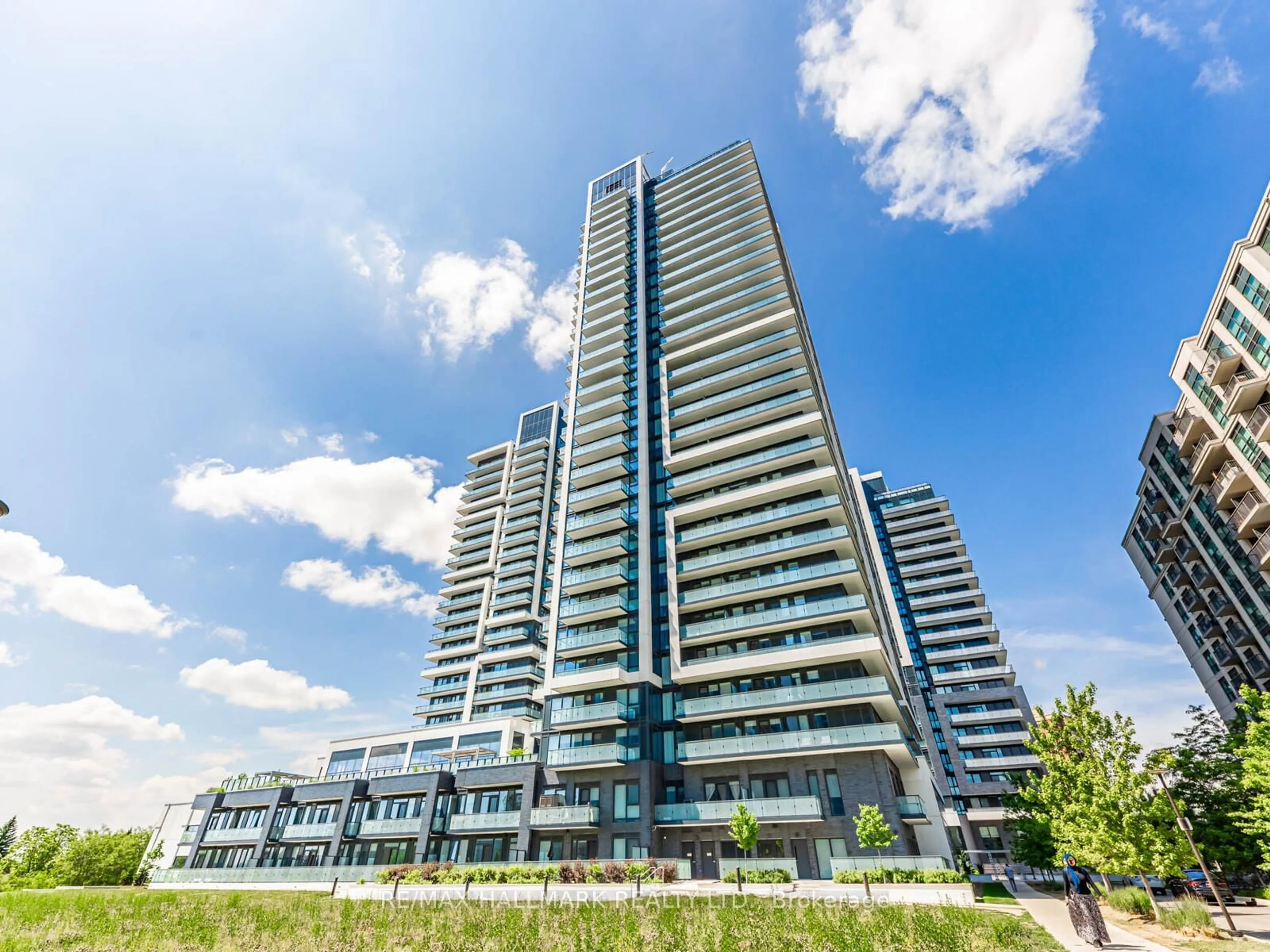 Unknown for 105 Oneida Cres #404, Richmond Hill Ontario L4B 0H6