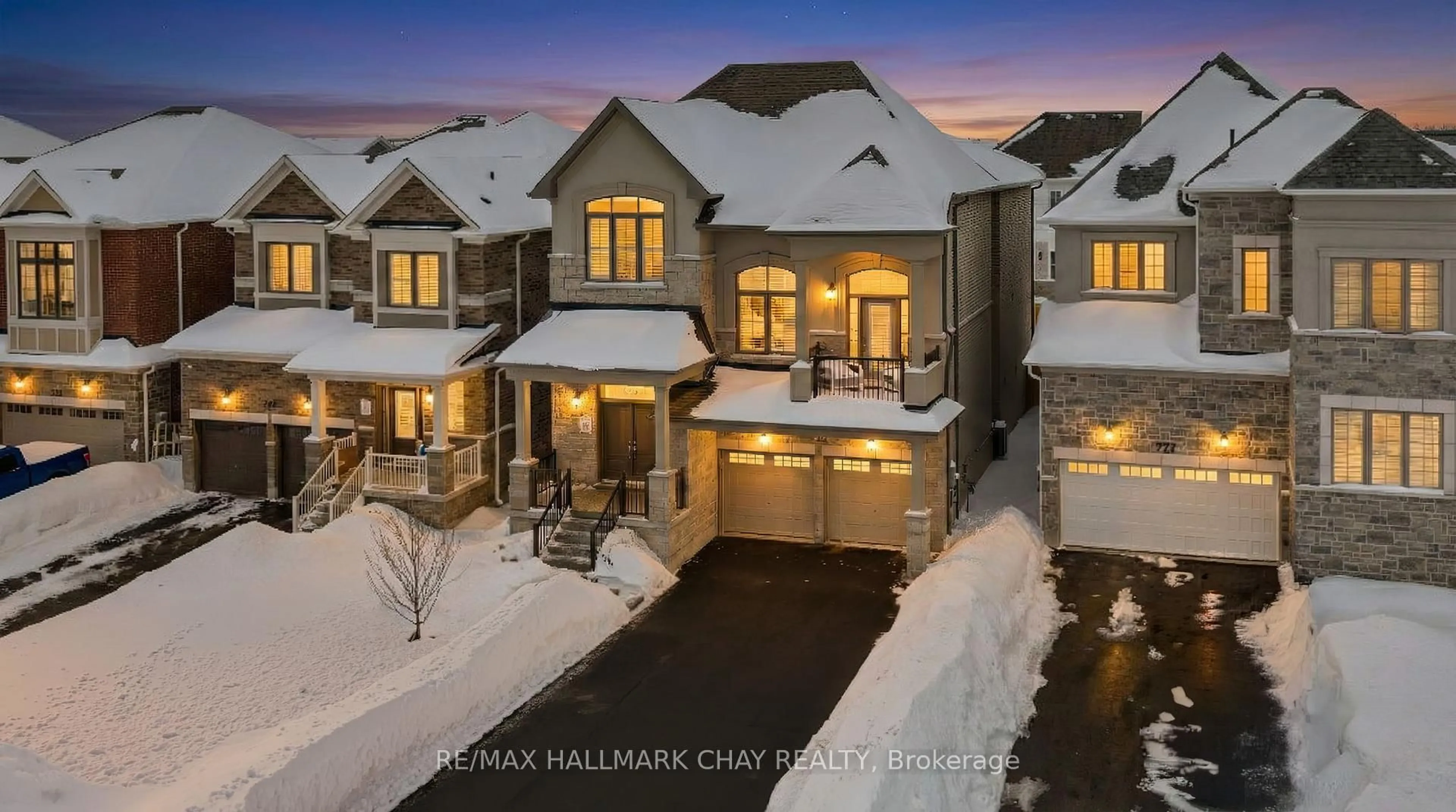 A pic from outside/outdoor area/front of a property/back of a property/a pic from drone, street for 721 Mika St, Innisfil Ontario L9S 0R8