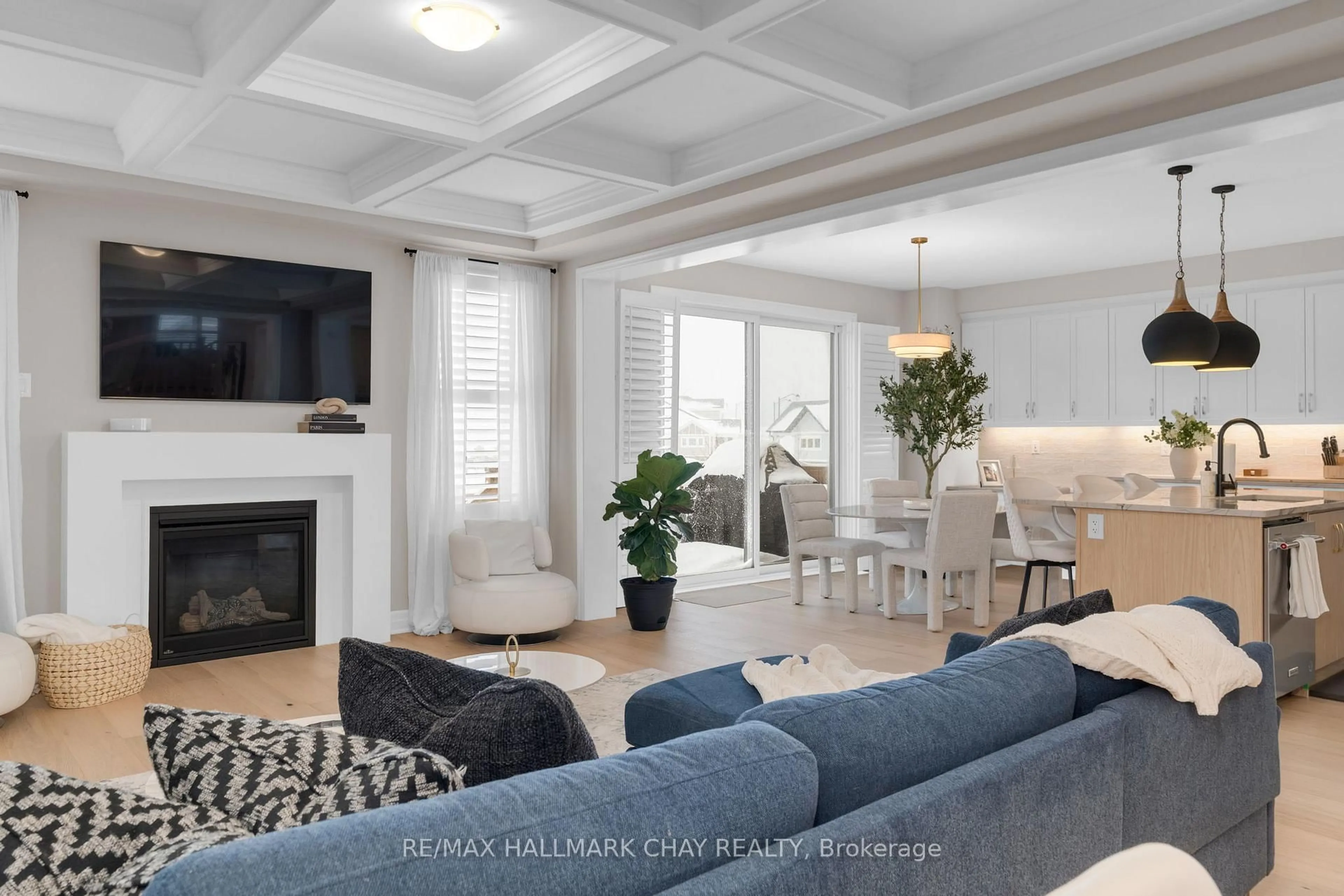 Living room with furniture, ceramic/tile floor for 721 Mika St, Innisfil Ontario L9S 0R8