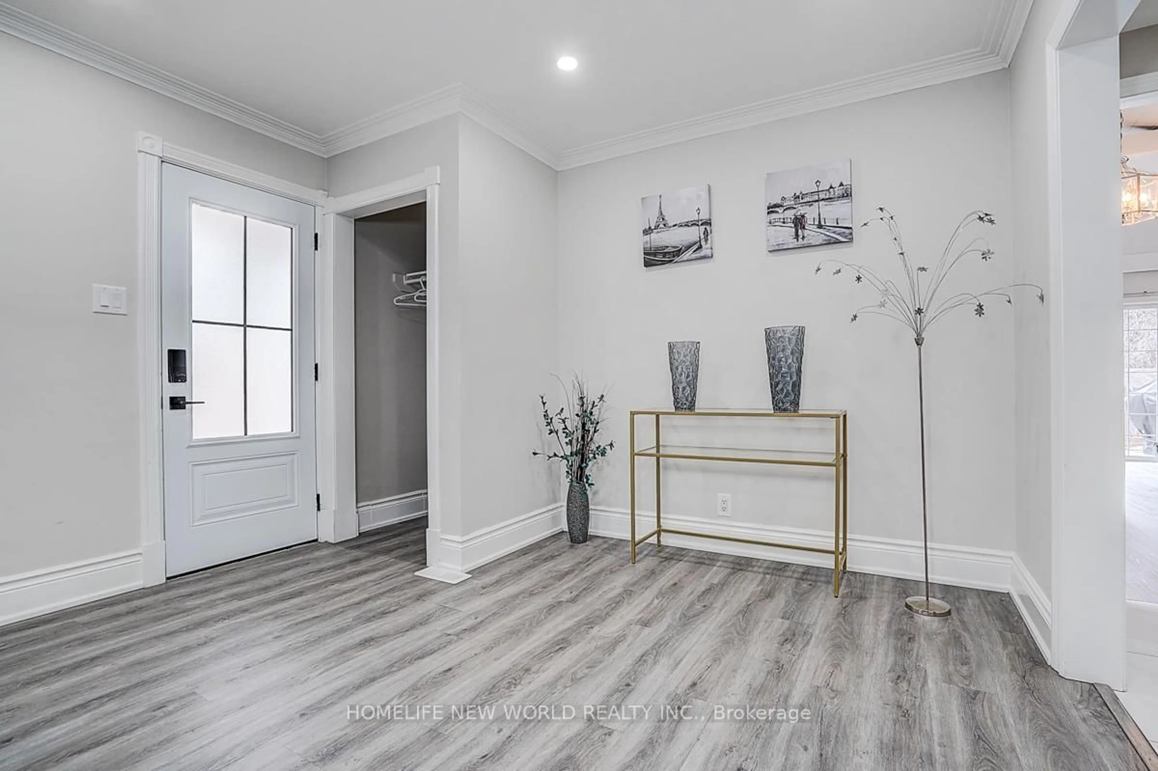 Indoor entryway for 20 John St, King Ontario L7B 1J6