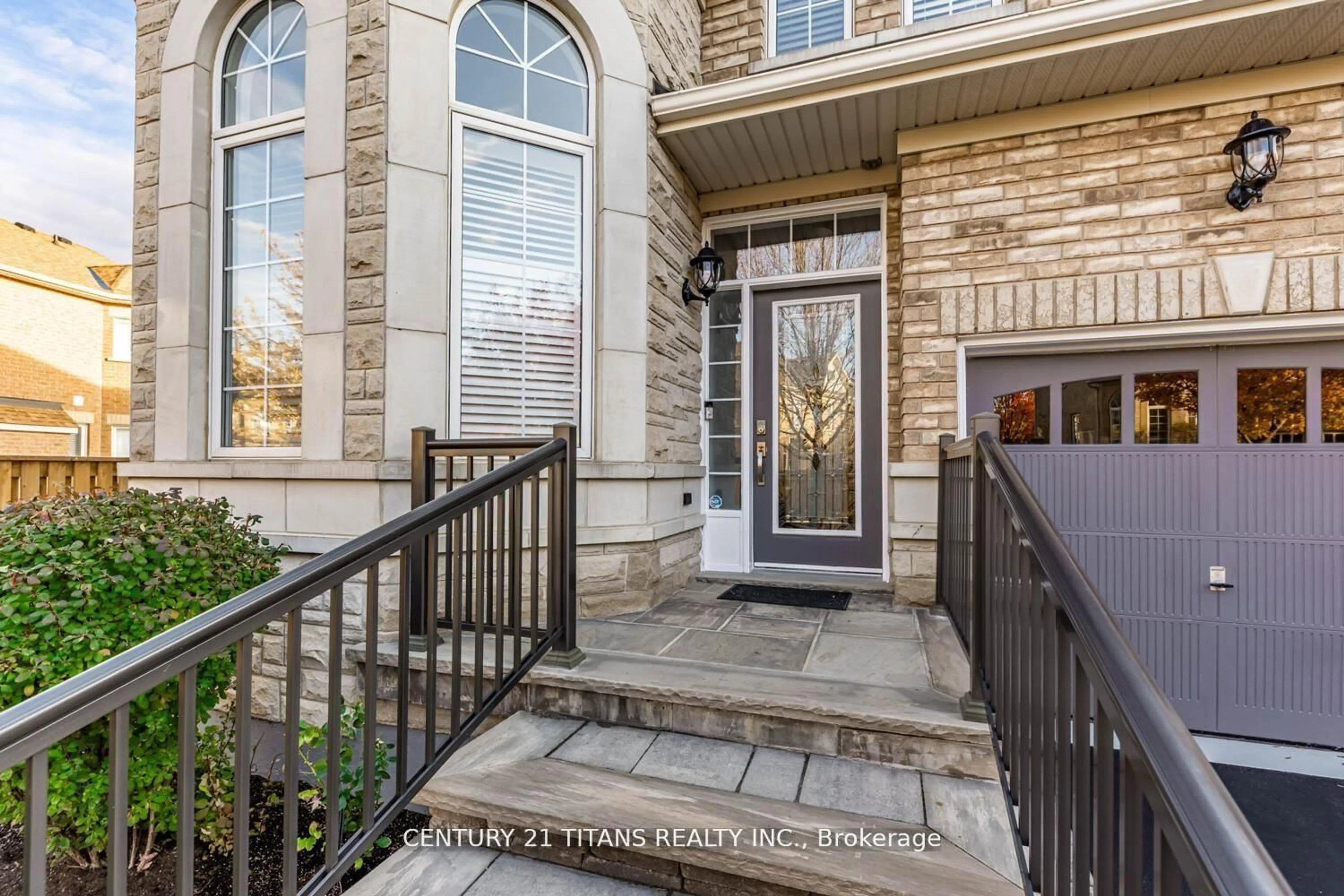 Indoor entryway for 3 Condarcuri Cres, Markham Ontario L6B 0G8