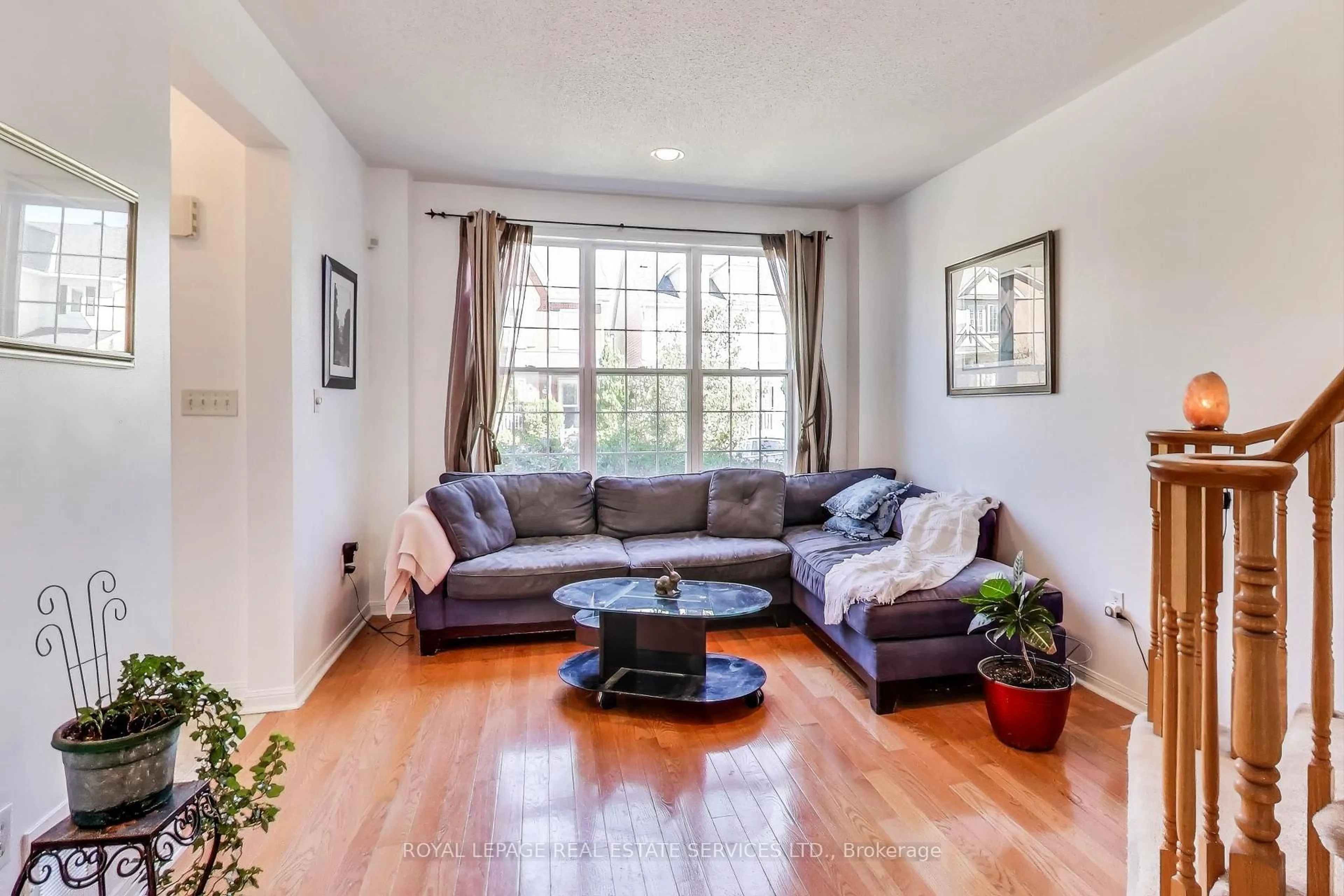 Living room with furniture, unknown for 52 Gowland Rd, Markham Ontario L6B 1B8