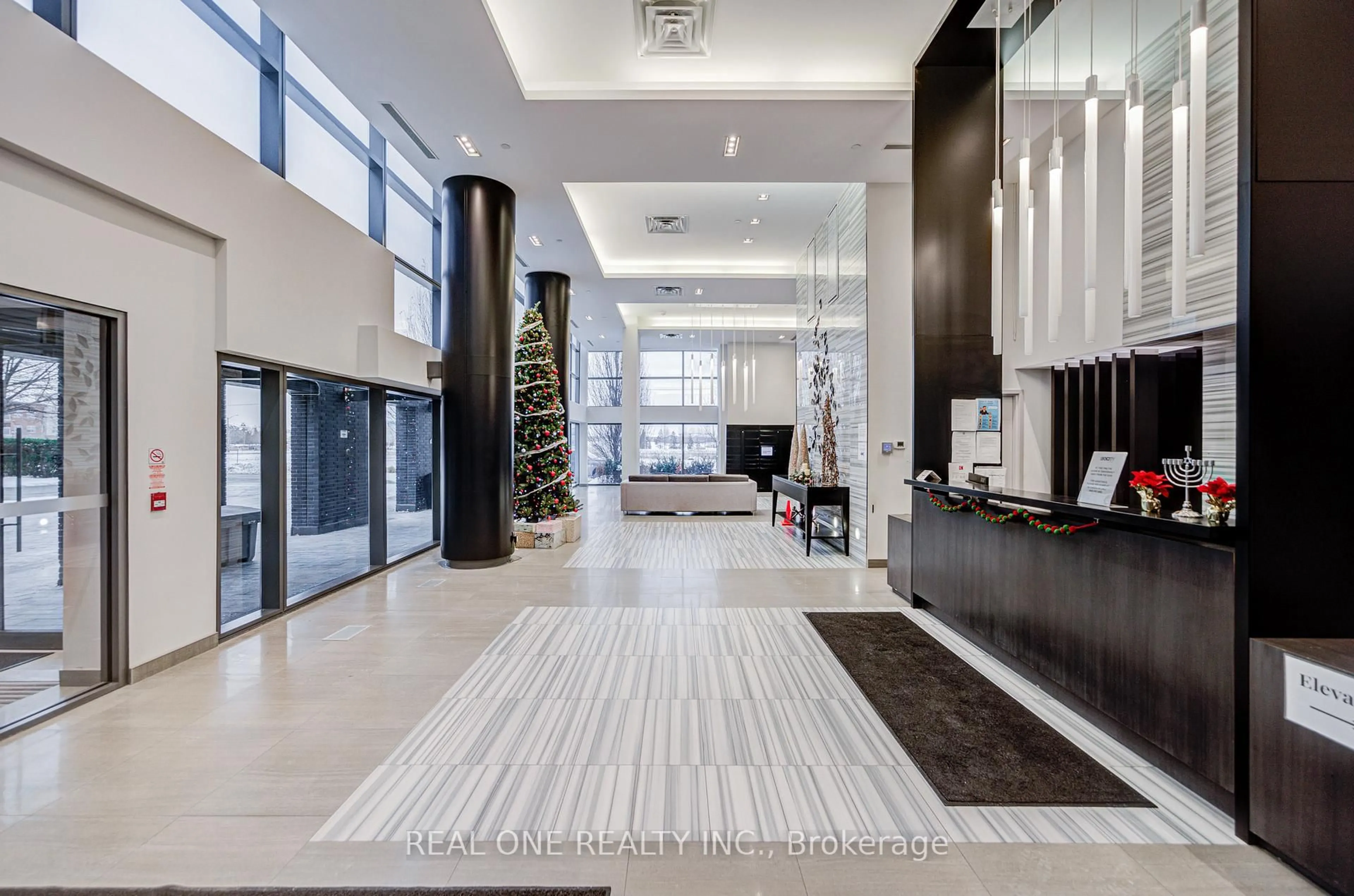 Lobby for 55 Oneida Cres #LPH08, Richmond Hill Ontario L4B 0E8