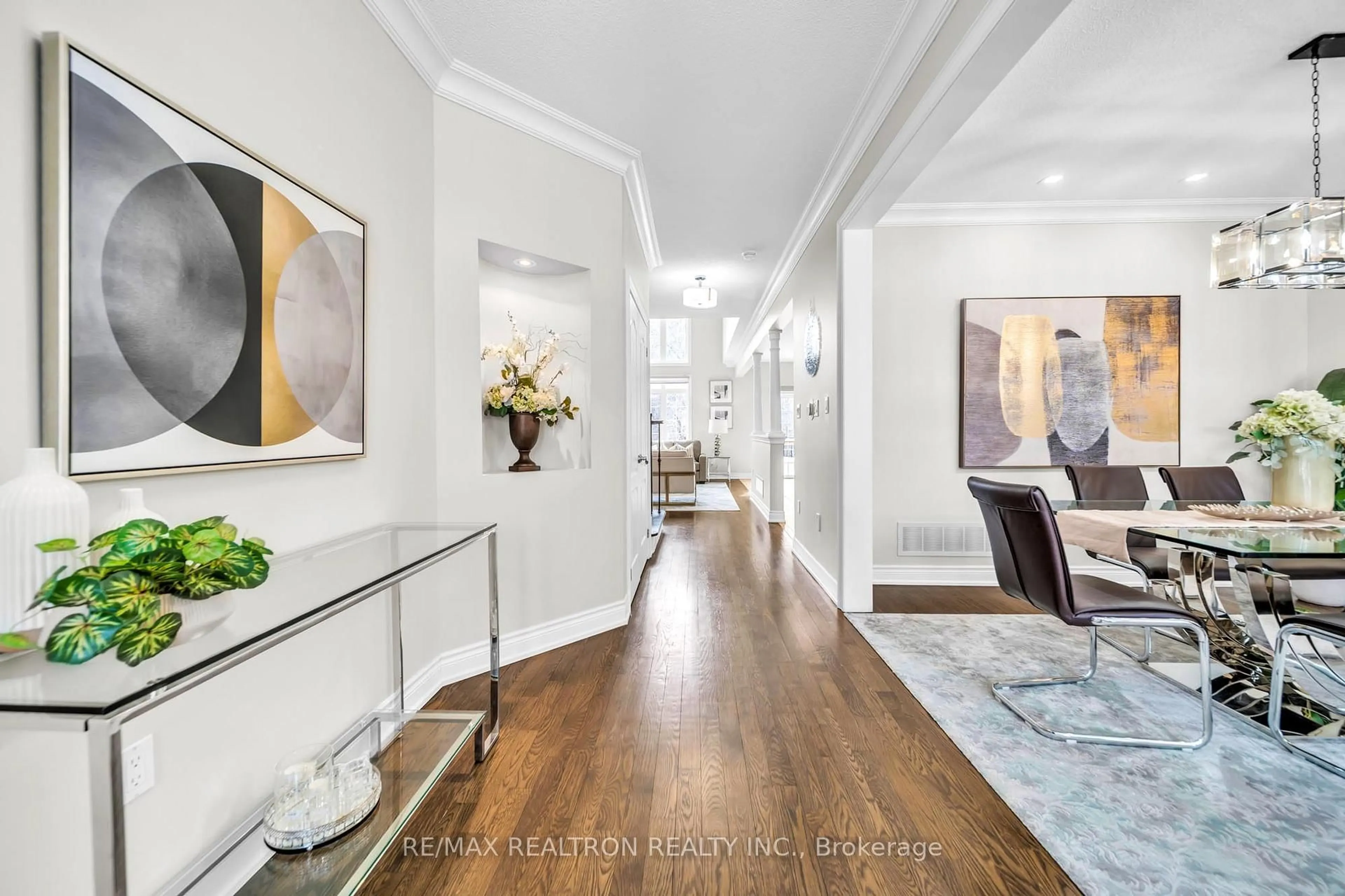 Indoor entryway for 740 Valley Green Tr, Newmarket Ontario L3X 2V7