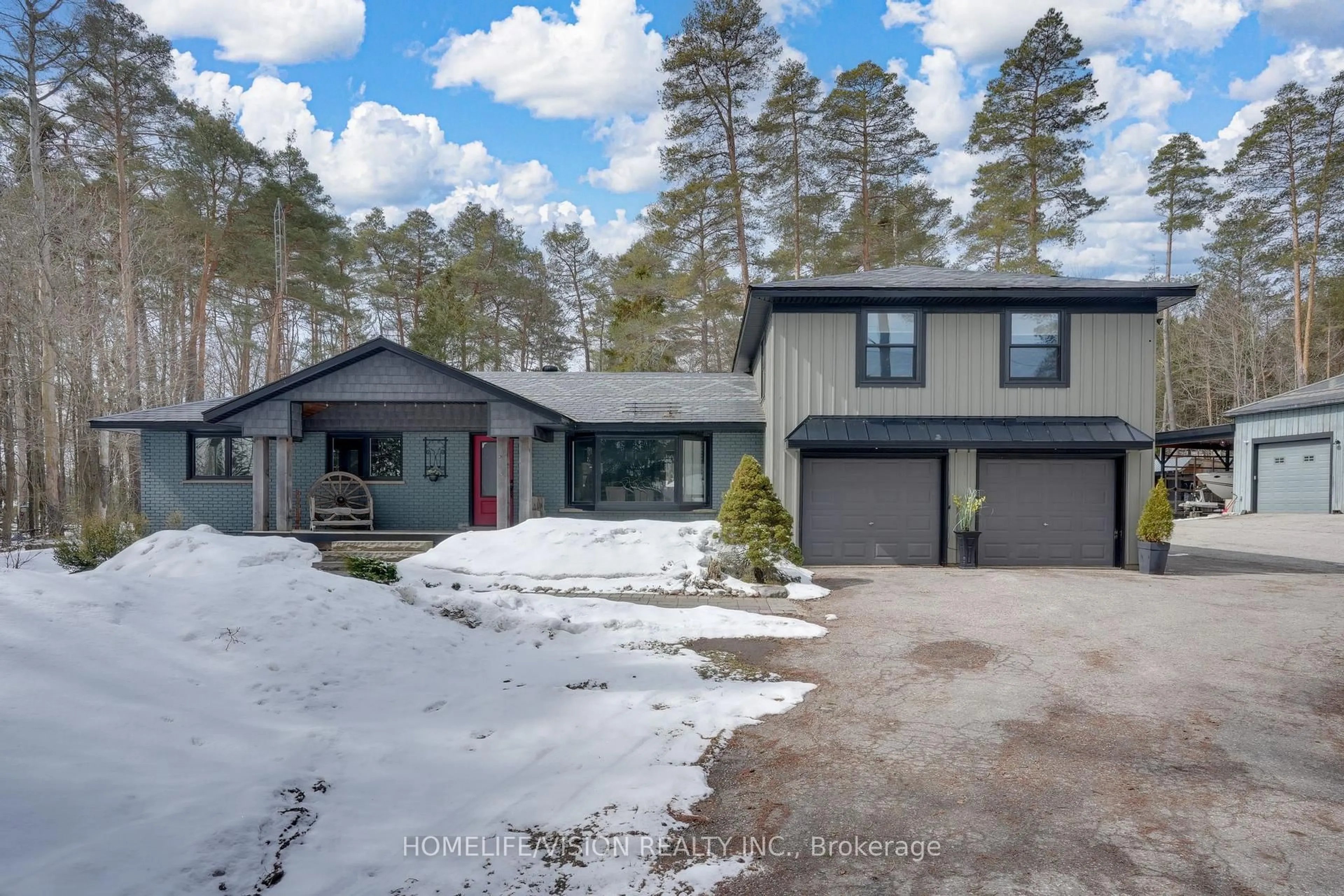 A pic from outside/outdoor area/front of a property/back of a property/a pic from drone, street for 4580 Concession 6 Rd, Uxbridge Ontario L9P 0K7