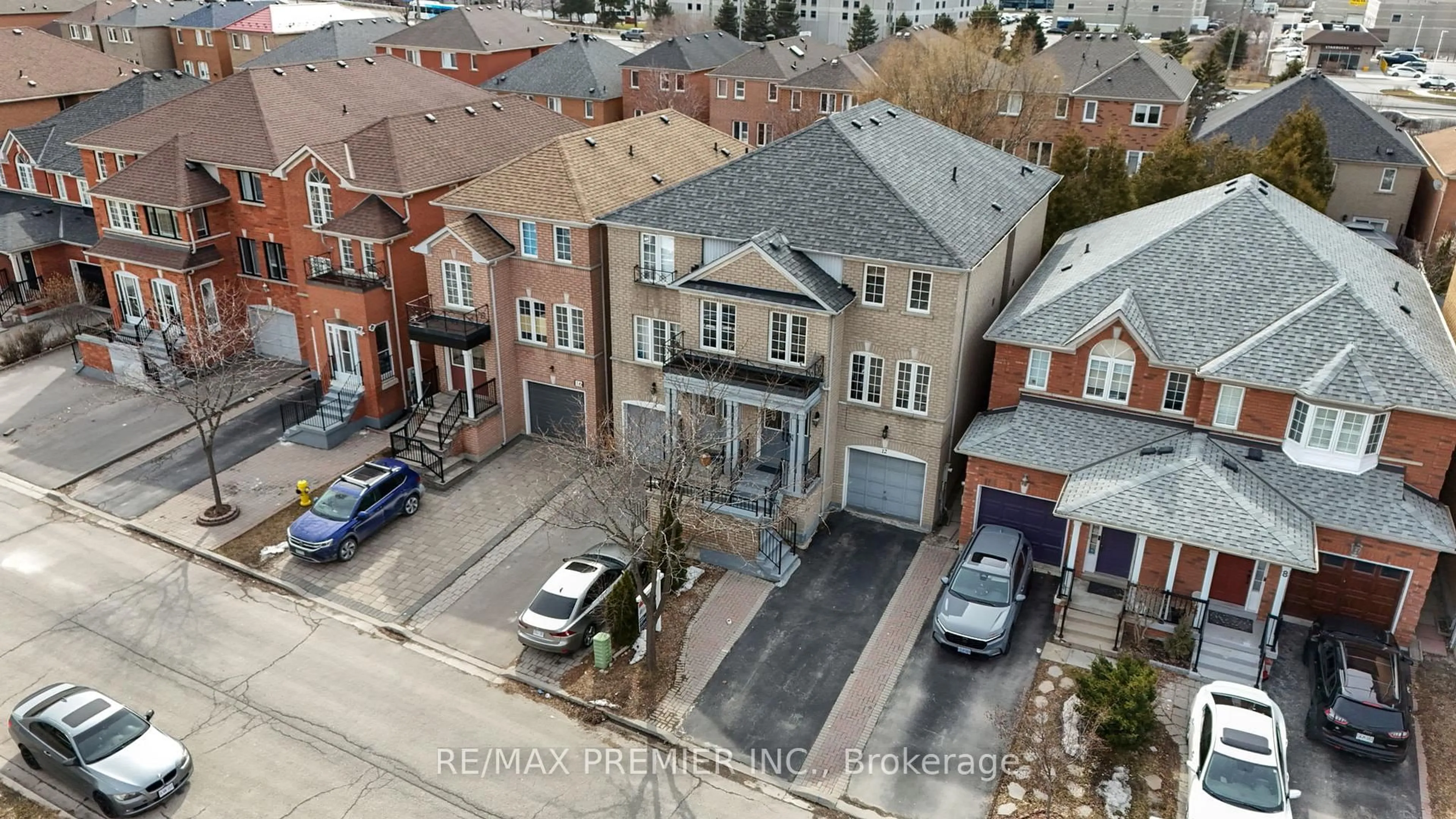 A pic from outside/outdoor area/front of a property/back of a property/a pic from drone, street for 12 Yellowood Circ, Vaughan Ontario L4J 8L9