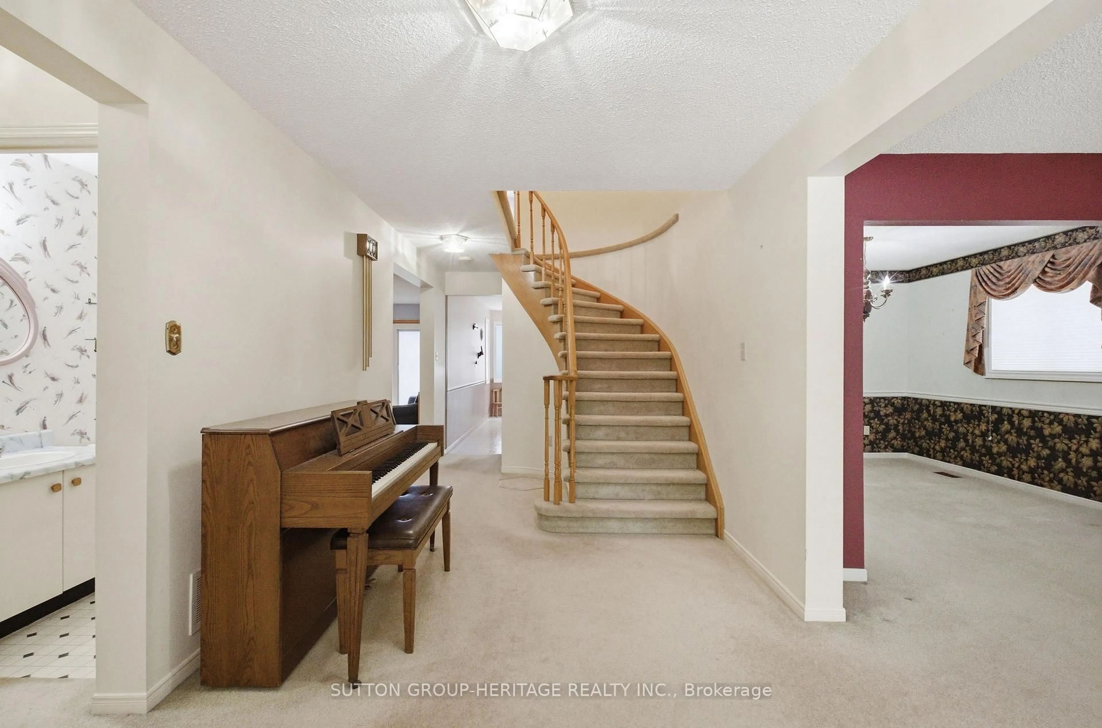Indoor foyer for 19 Sawyer Cres, Markham Ontario L3P 5V2