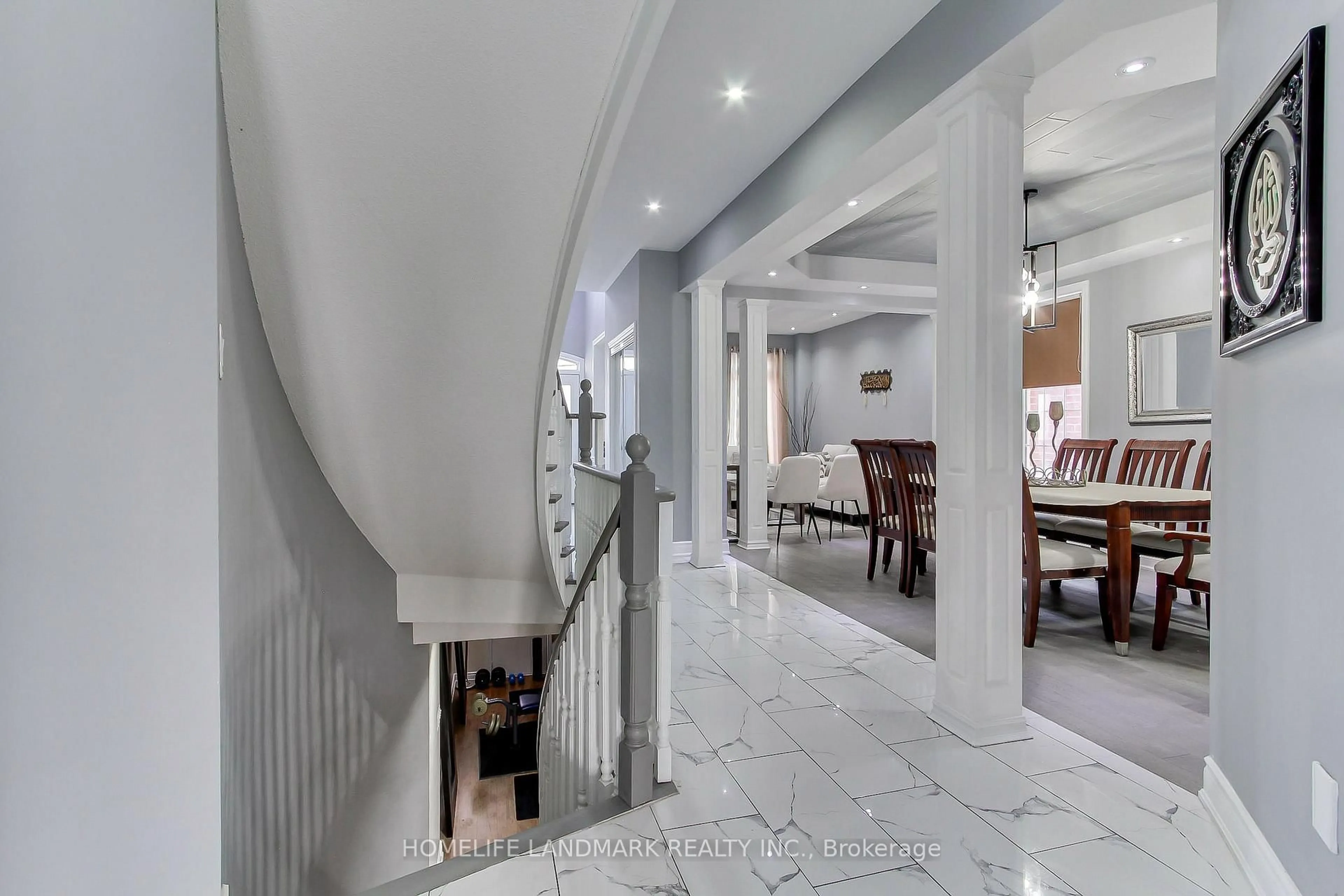 Indoor foyer for 86 Boswell Rd, Markham Ontario L6B 0M5