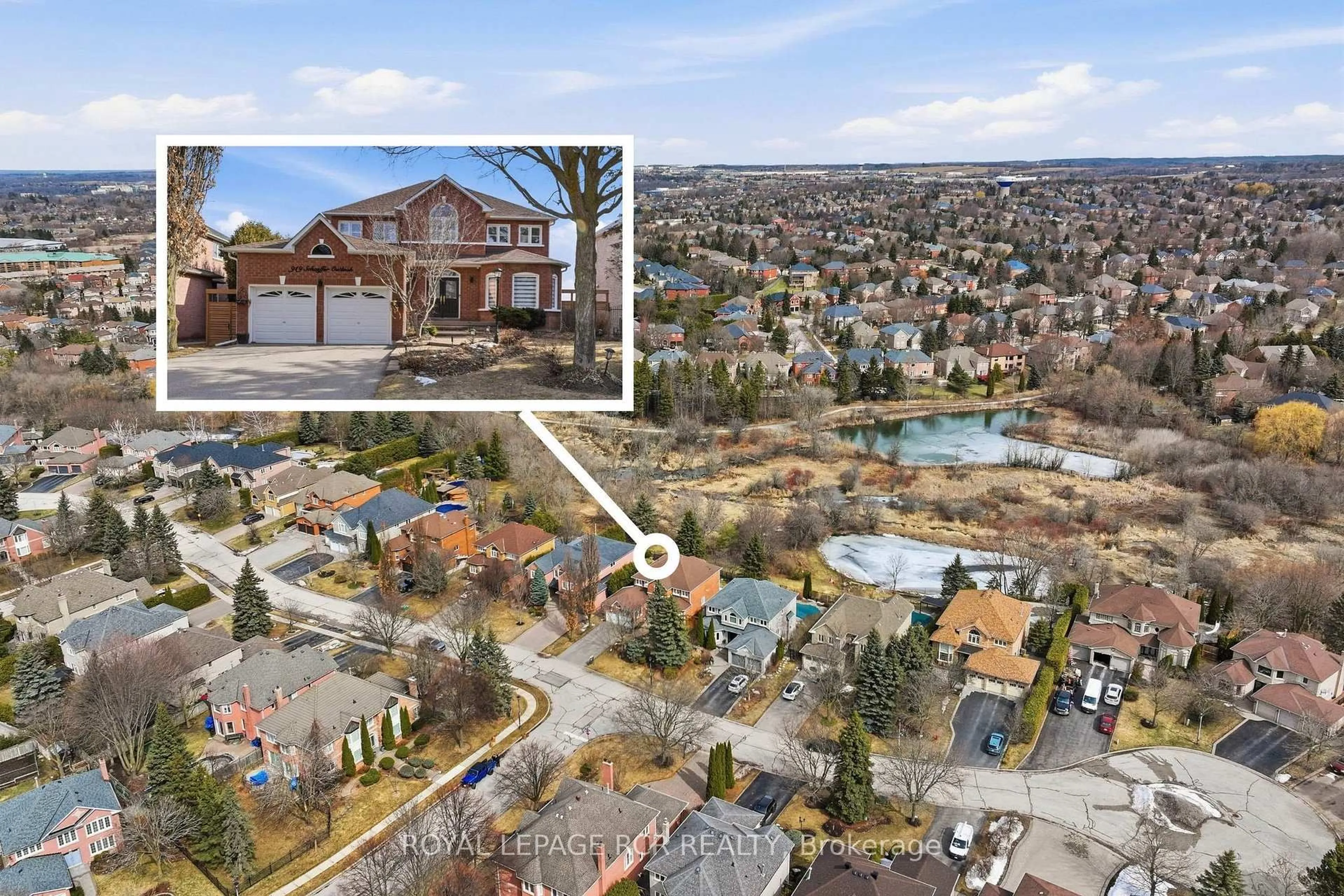 A pic from outside/outdoor area/front of a property/back of a property/a pic from drone, unknown for 919 Schaeffer Otlk, Newmarket Ontario L3X 1V9