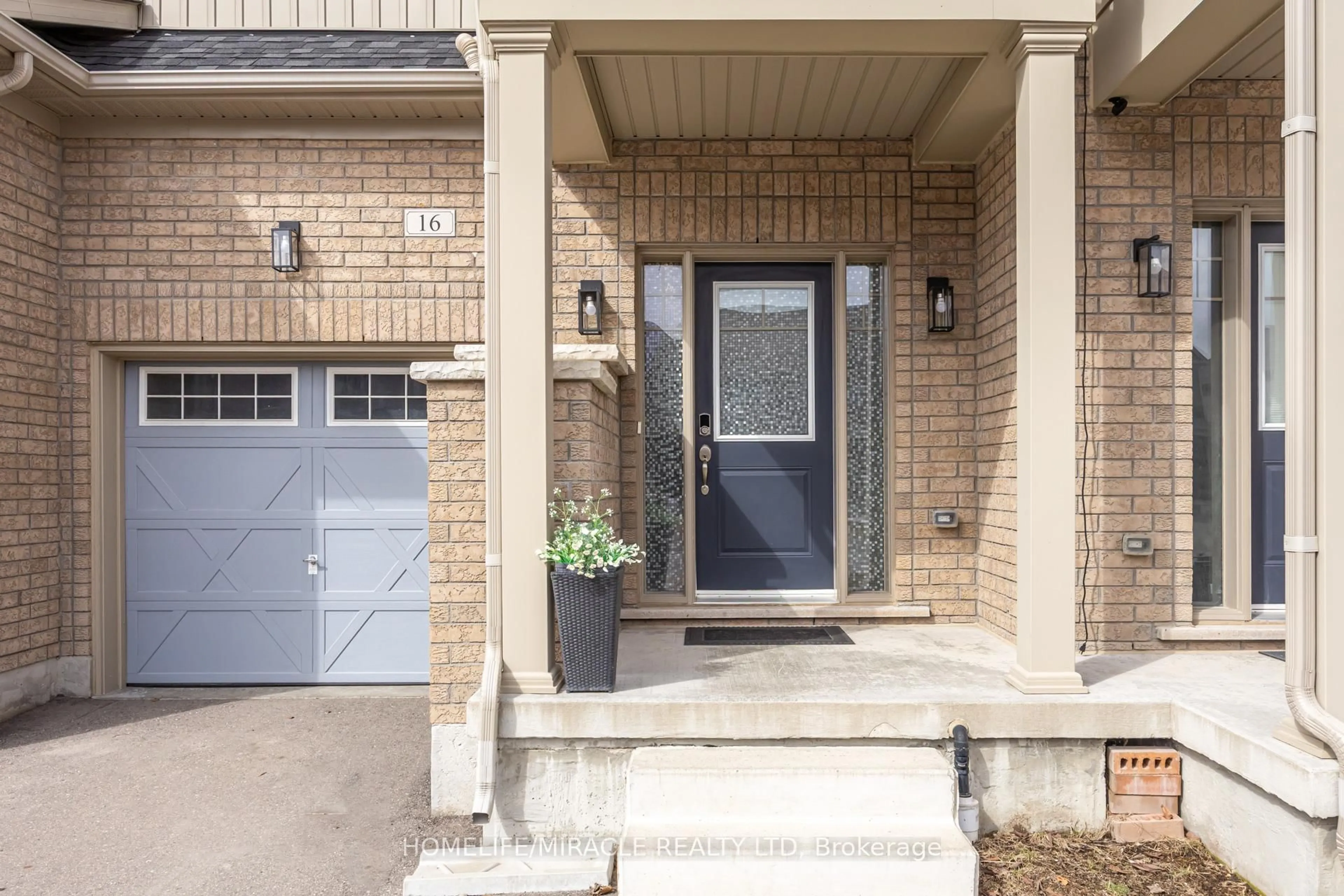 Home with brick exterior material, street for 16 Arnold Cres, New Tecumseth Ontario L6R 0T6