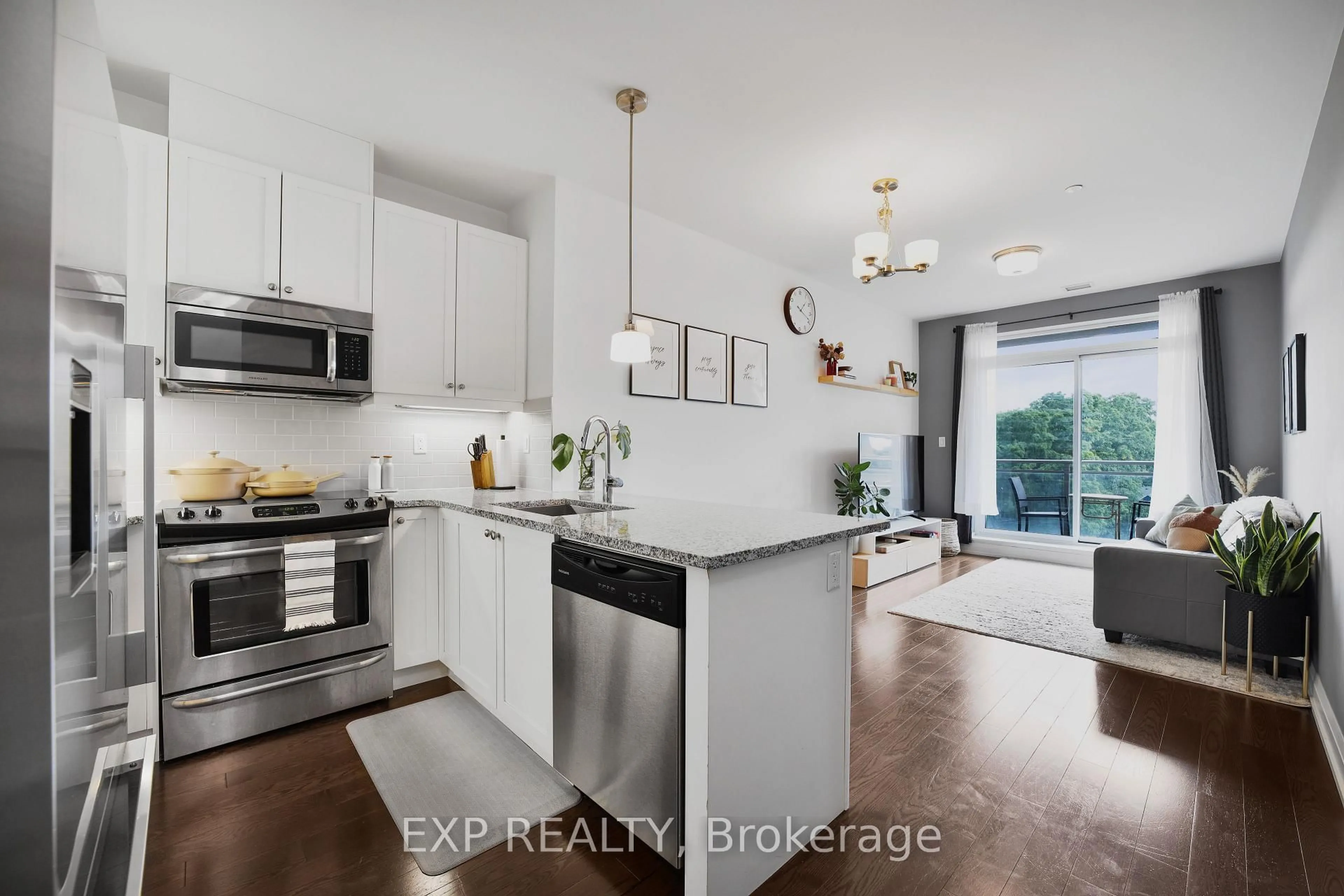 Open concept kitchen, unknown for 15277 Yonge St #602A, Aurora Ontario L4G 1N6
