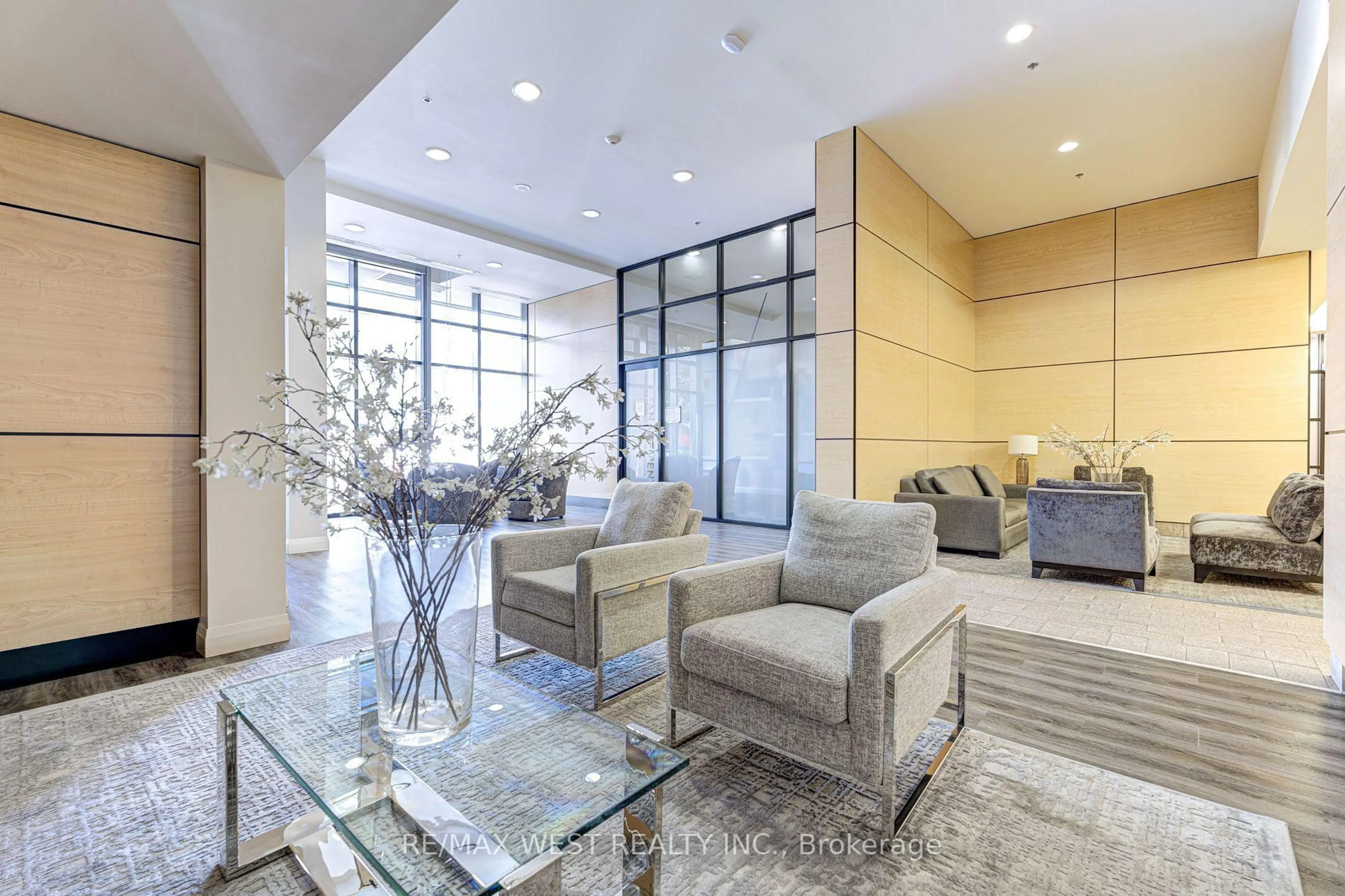 Lobby for 2910 Highway 7 Rd #2303, Vaughan Ontario L4K 0H8