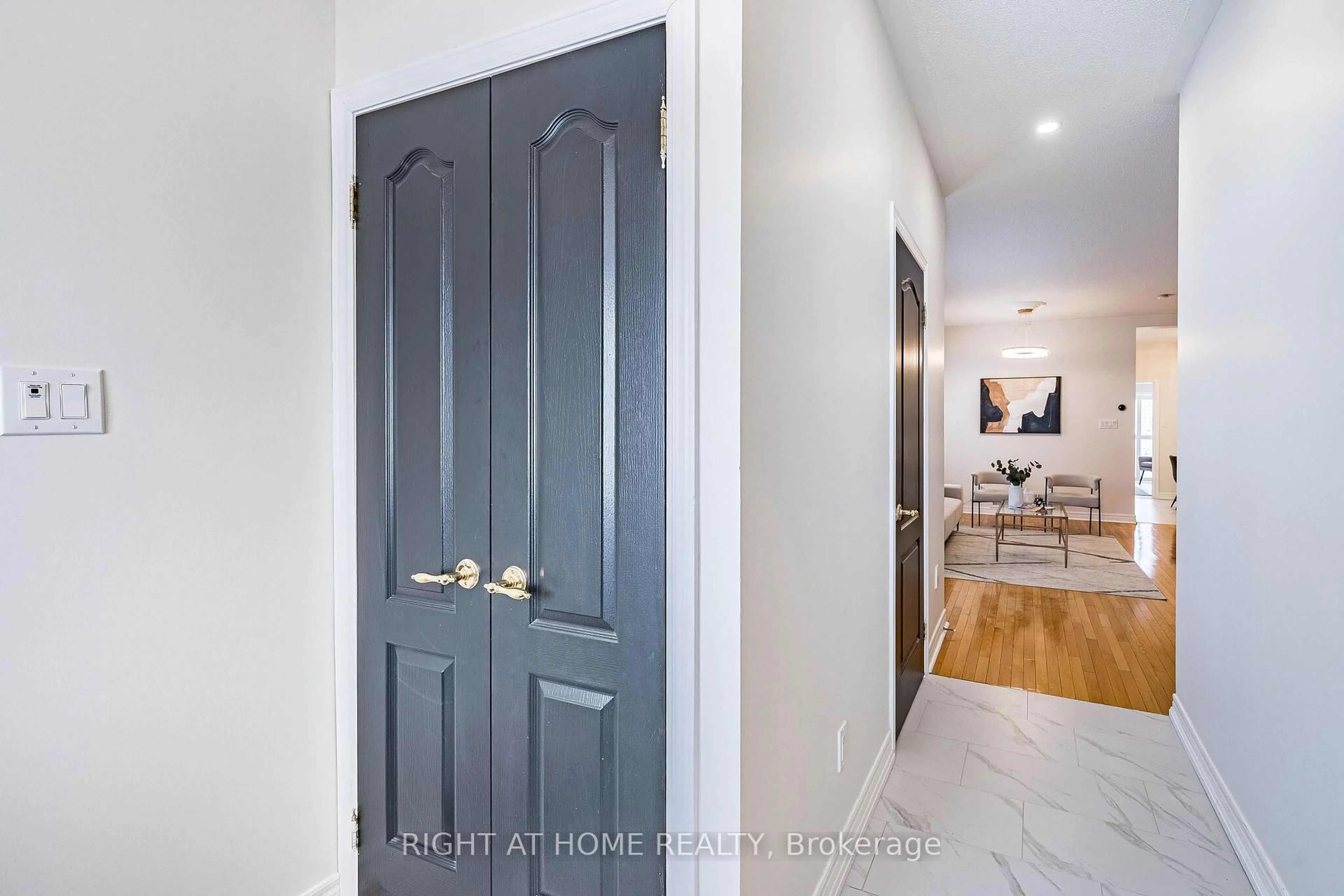 Indoor entryway for 47 Kimono Cres, Richmond Hill Ontario L4S 1X5