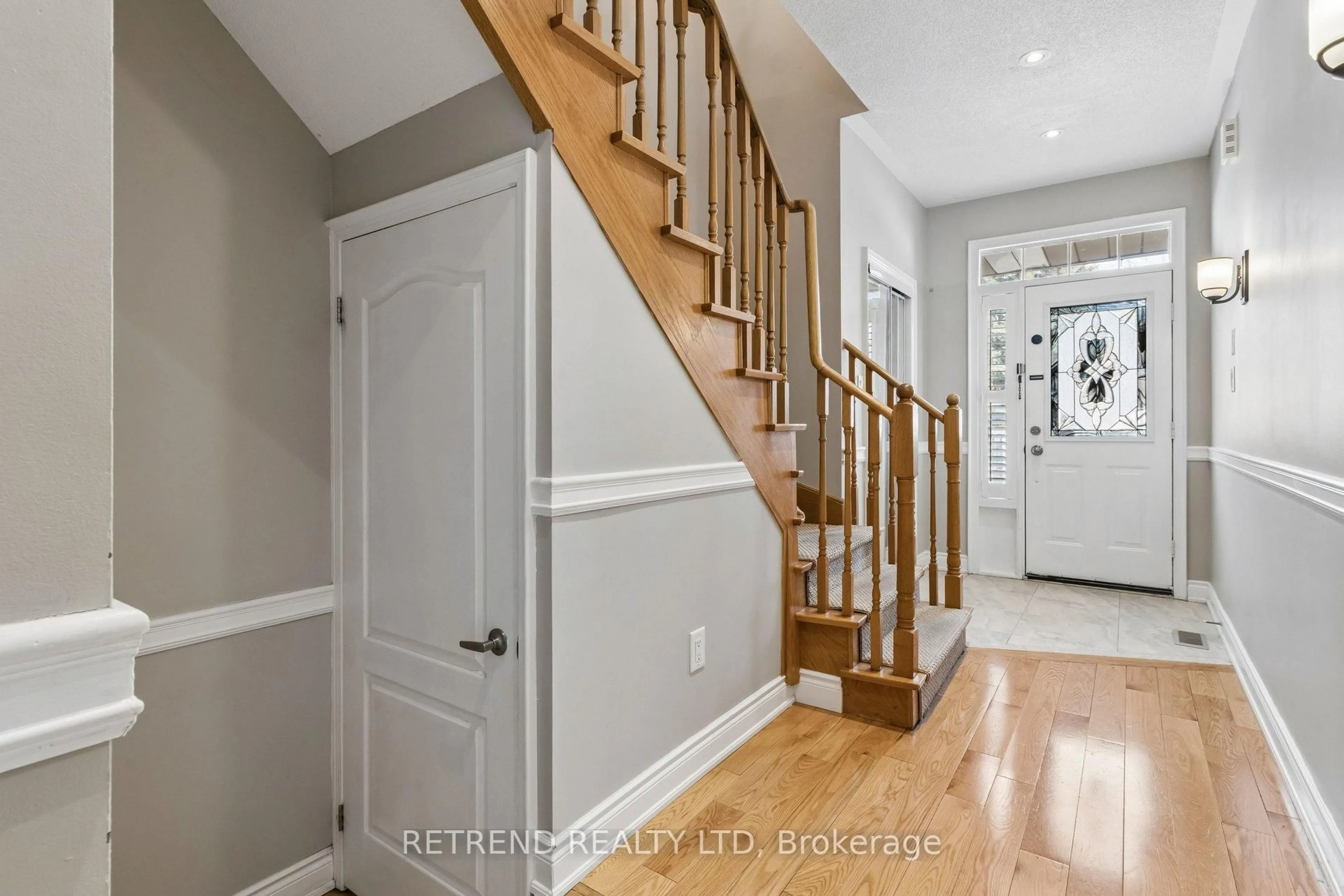 Indoor entryway for 180 Blue Willow Dr #31, Vaughan Ontario L4L 9C9