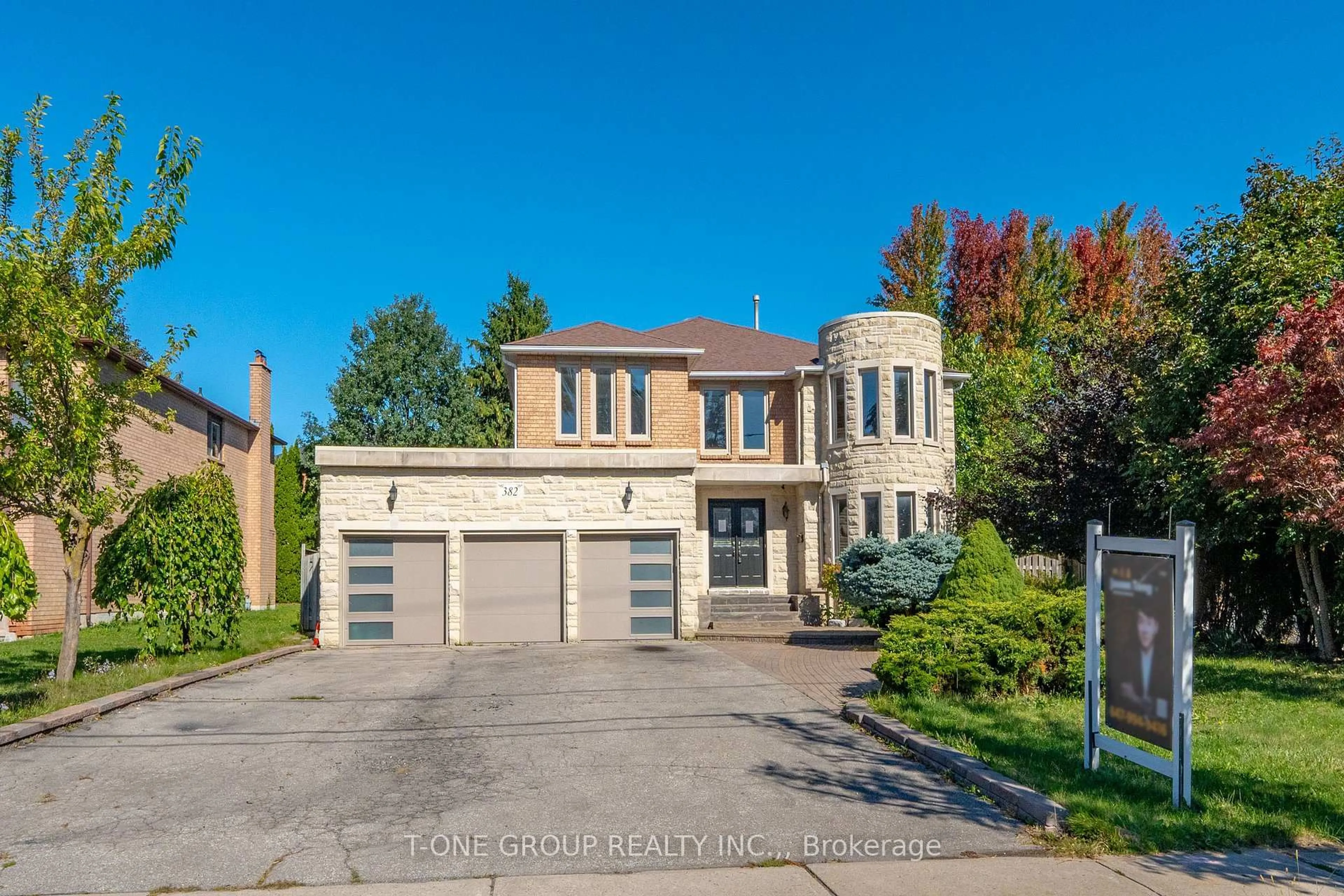 Home with brick exterior material, street for 382 Elgin Mills Rd, Richmond Hill Ontario L4C 4M2