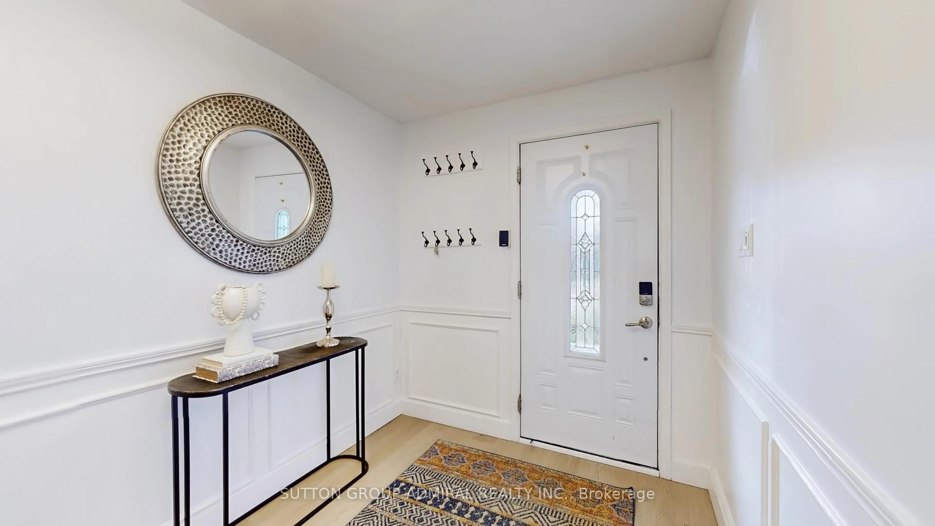 Indoor entryway for 7 Knotty Pine Tr, Markham Ontario L3T 3W5