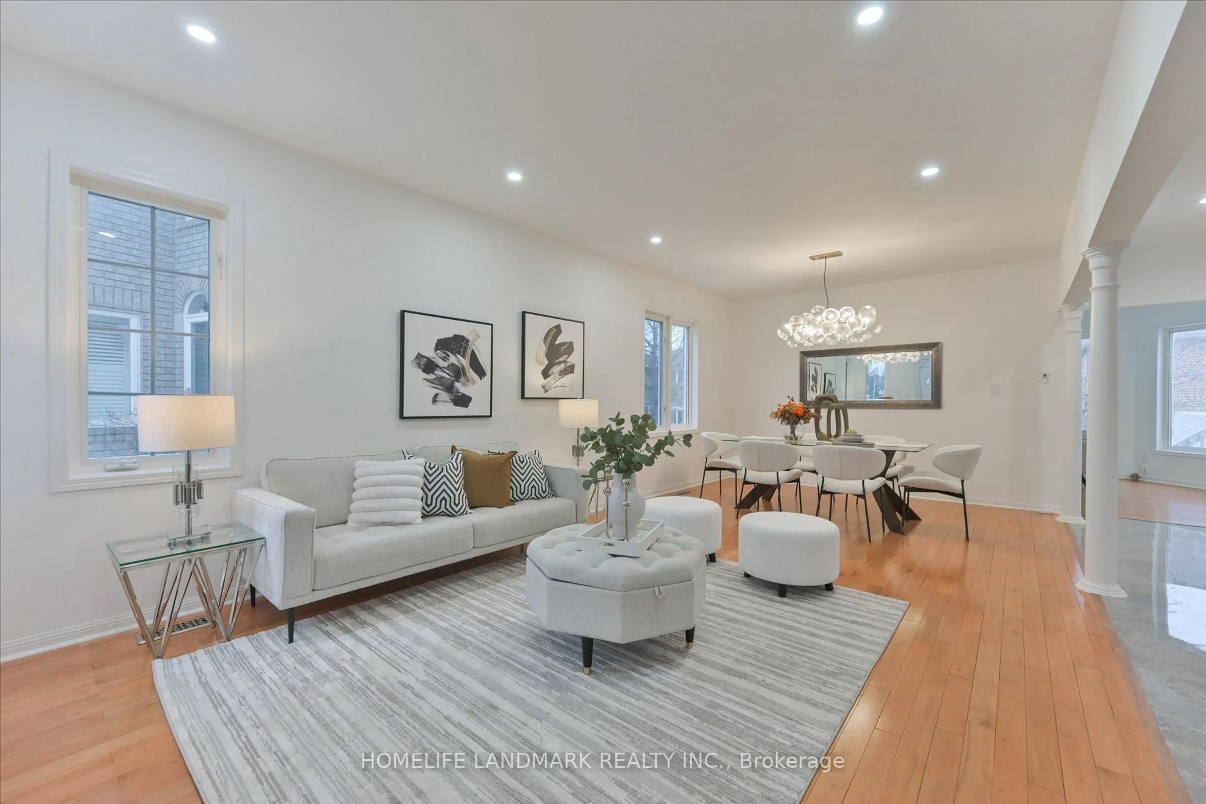 Living room with furniture, unknown for 20 Fortune Cres, Richmond Hill Ontario L4S 1S5