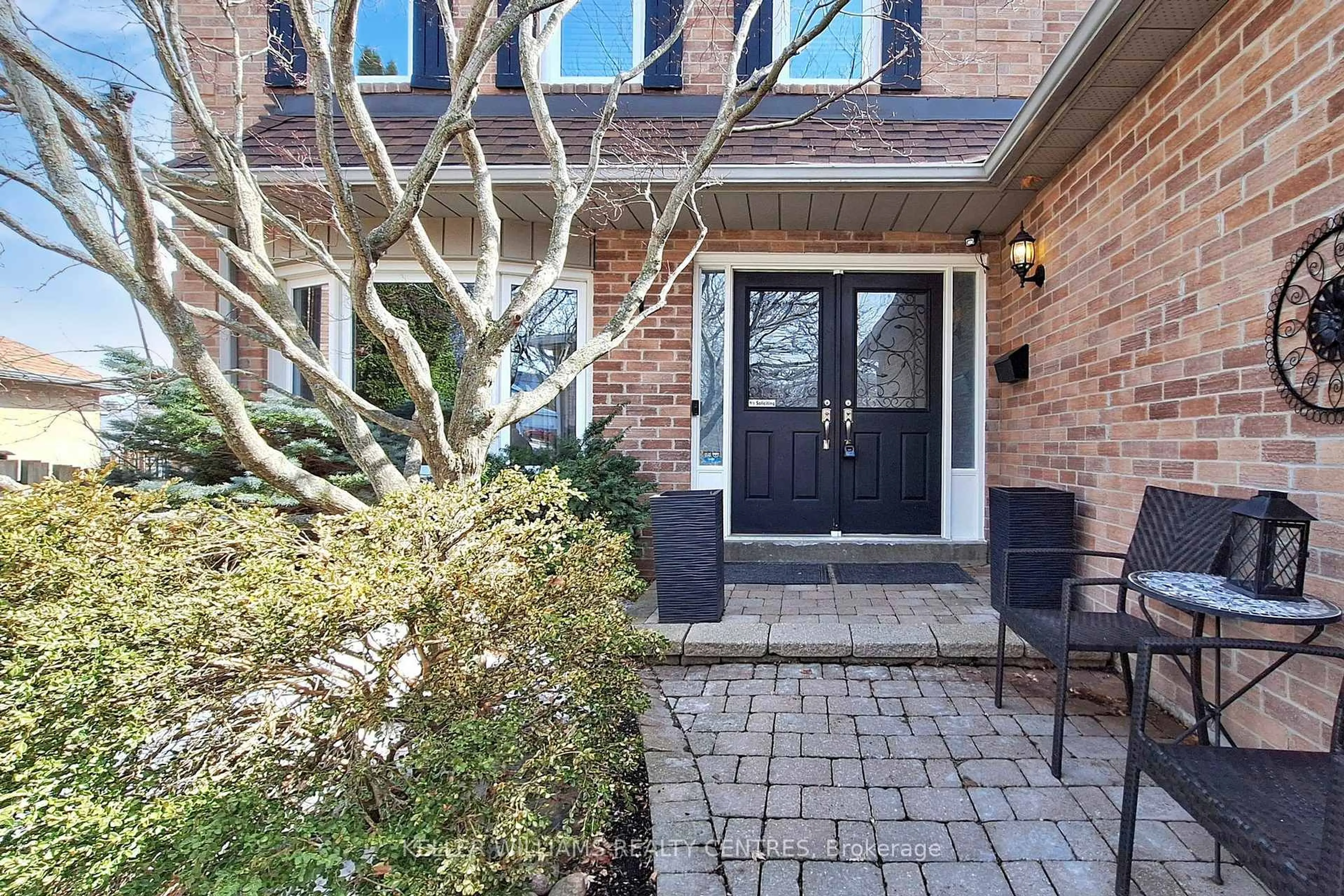 Unknown for 15 Beatty Cres, Aurora Ontario L4G 5V2