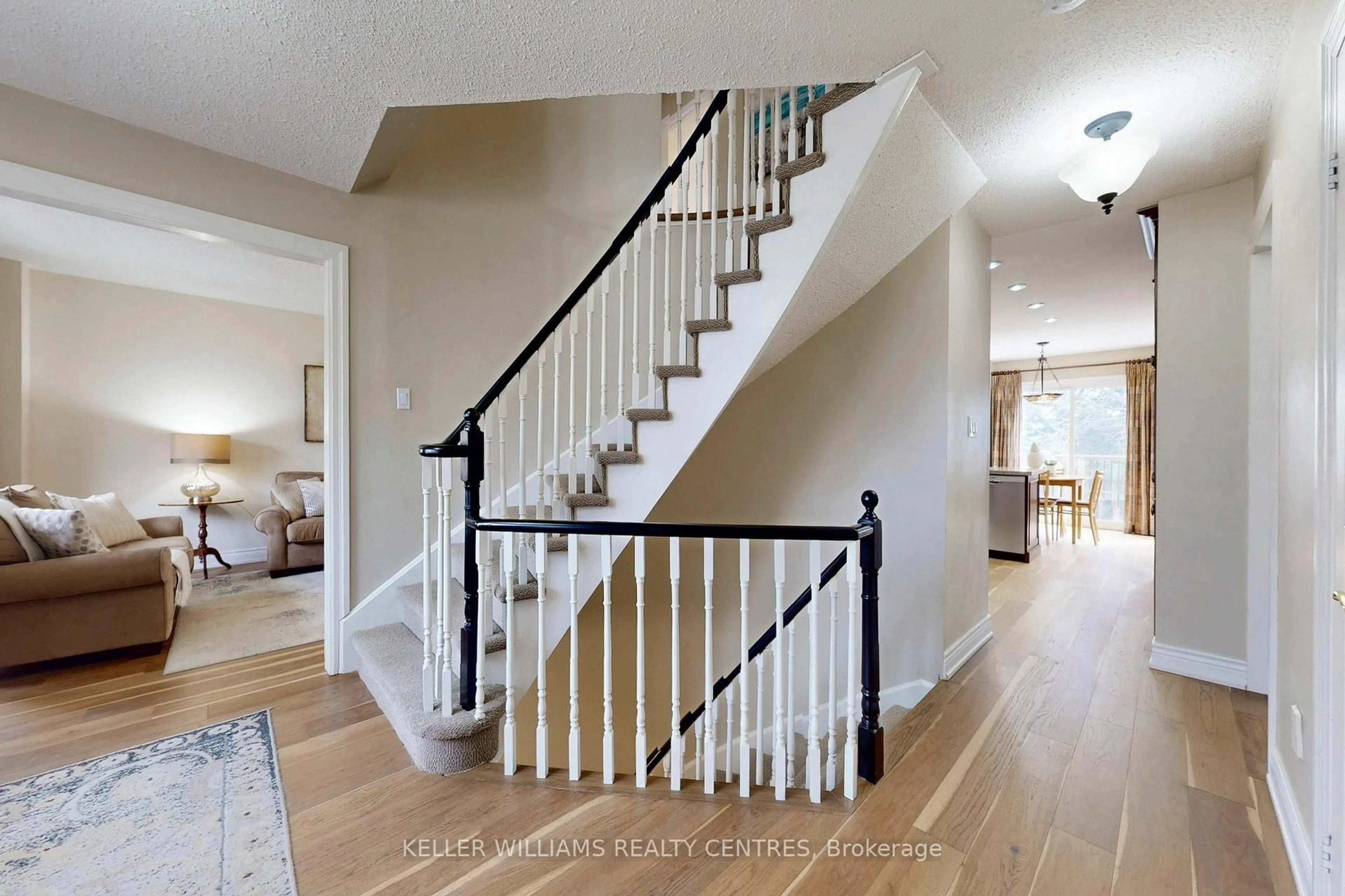 Stairs for 15 Beatty Cres, Aurora Ontario L4G 5V2