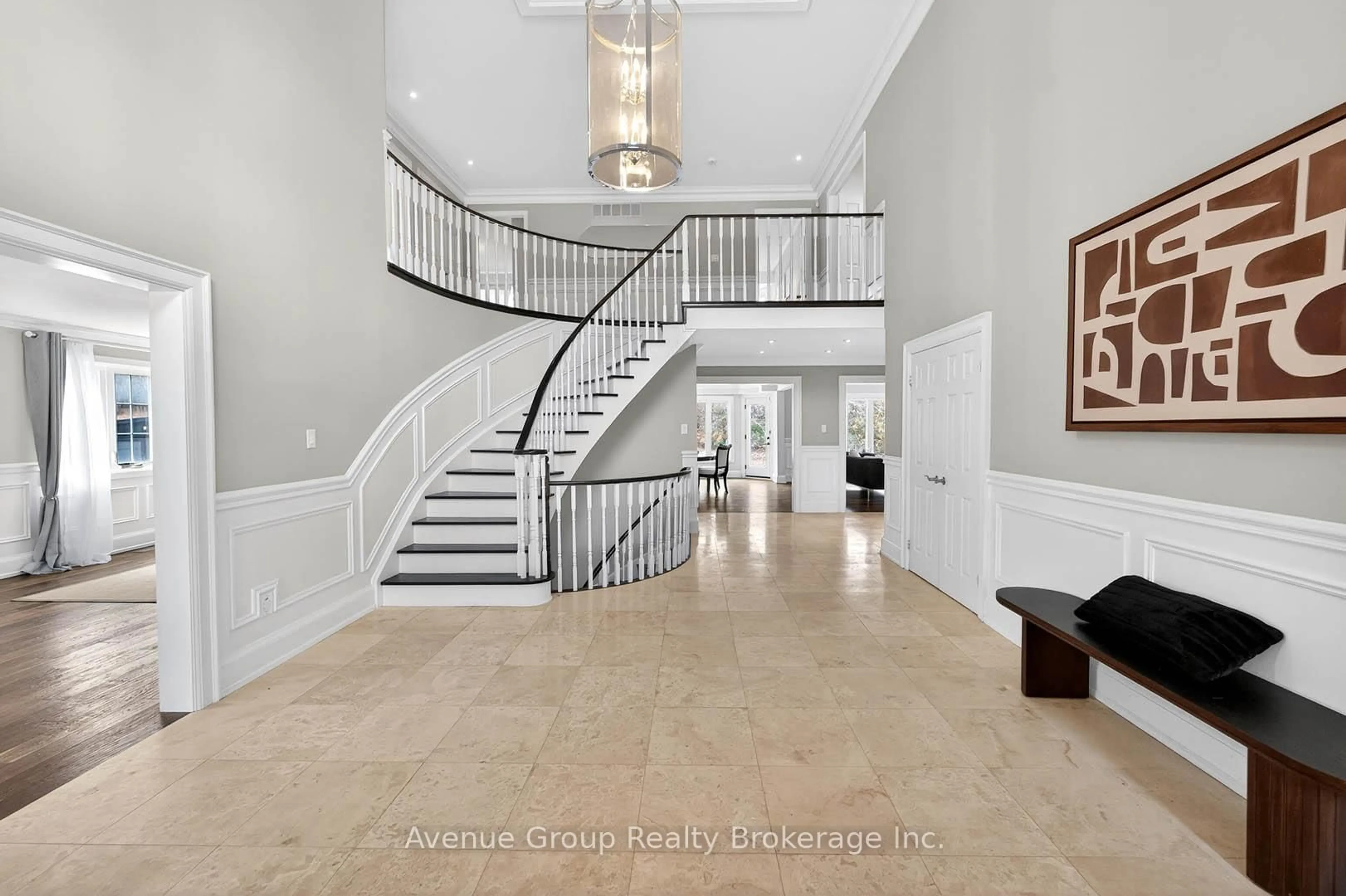 Indoor foyer for 892 Tegal Pl, Newmarket Ontario L3X 1L3