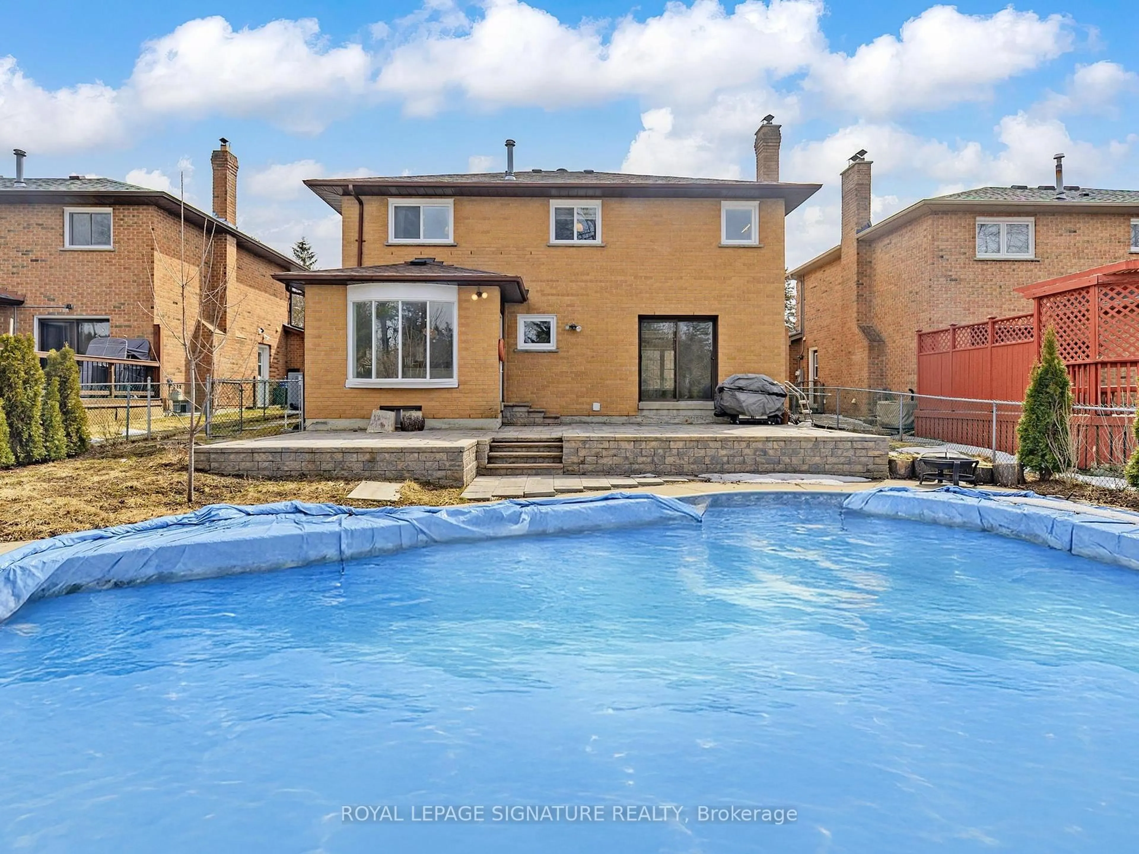 Pool for 98 Golf Links Dr, Aurora Ontario L4G 3V3