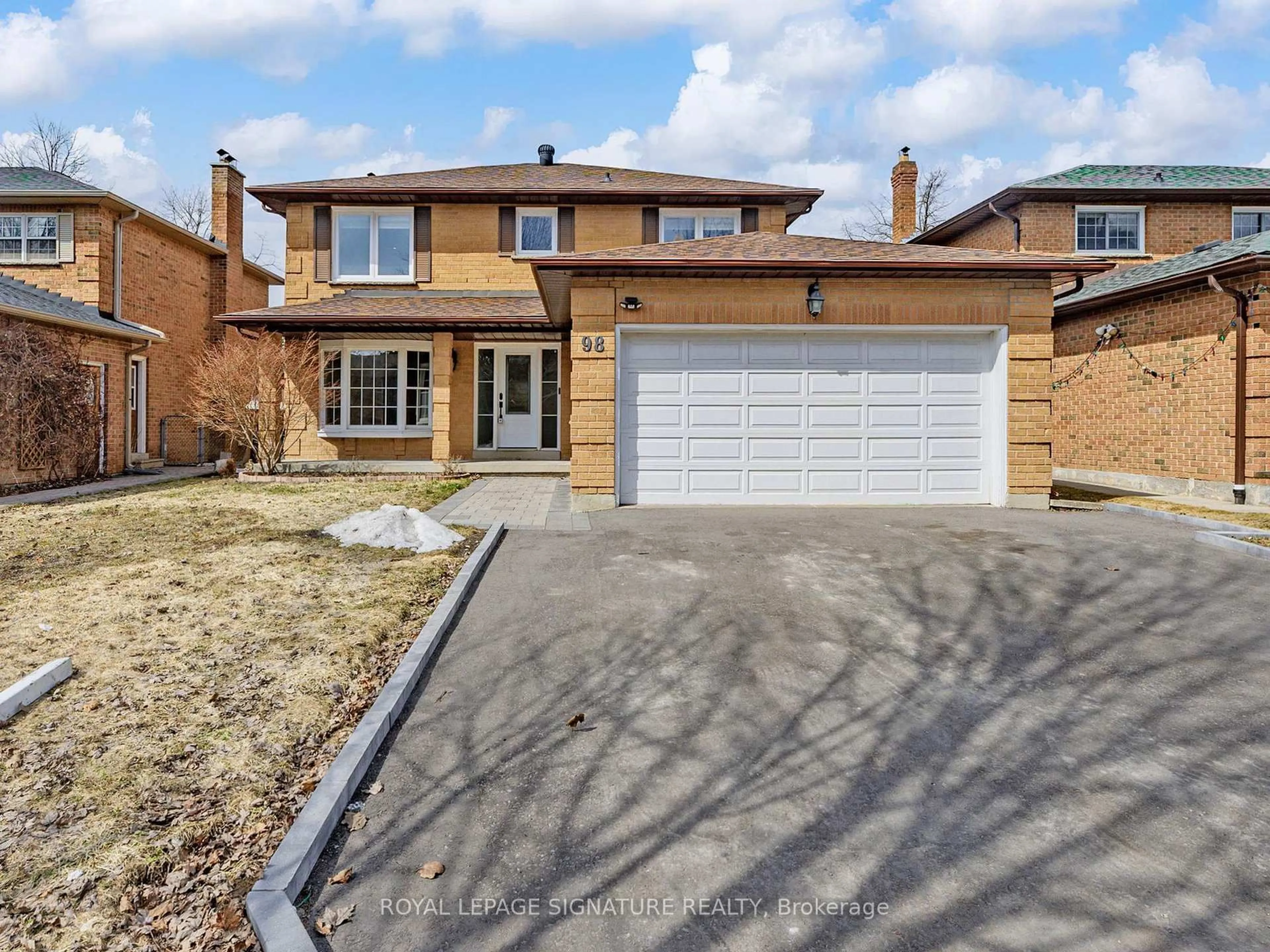 Home with brick exterior material, street for 98 Golf Links Dr, Aurora Ontario L4G 3V3