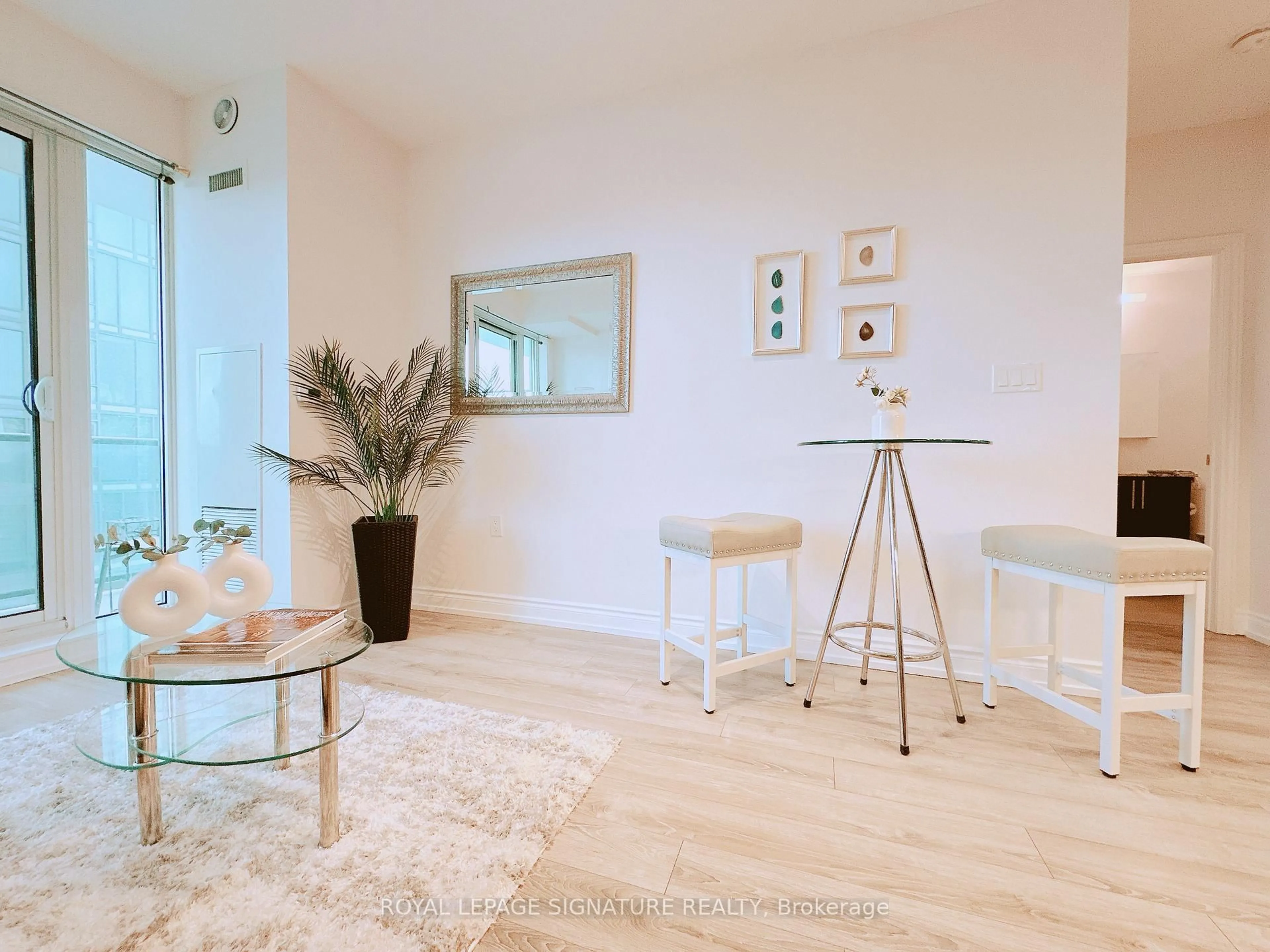 Unknown for 9600 Yonge St #710, Richmond Hill Ontario L4C 0X3